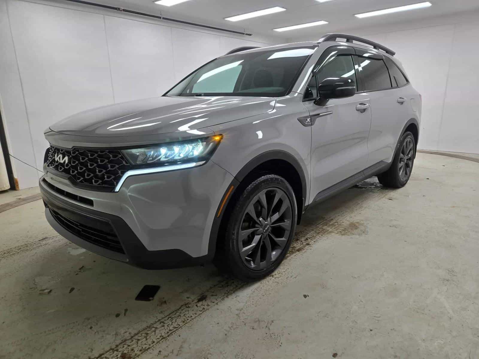 2022 Kia Sorento X-Line - Image 1