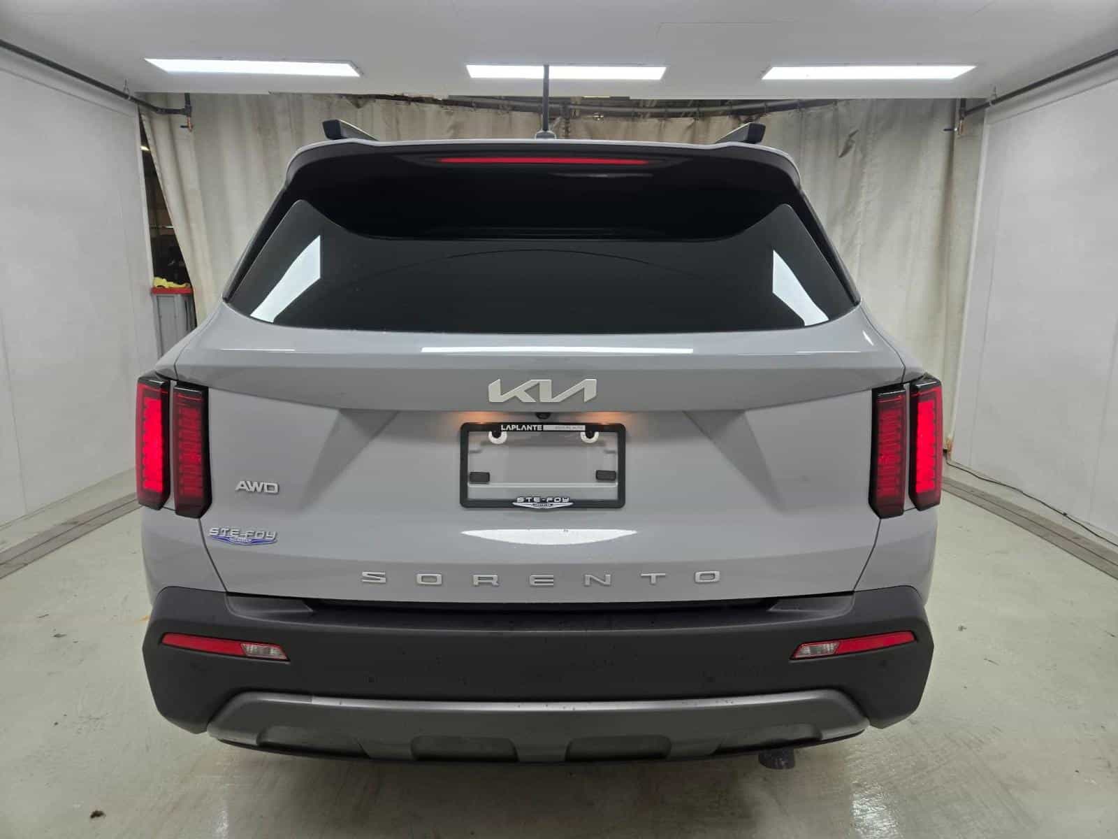 2022 Kia Sorento X-Line - Image 5
