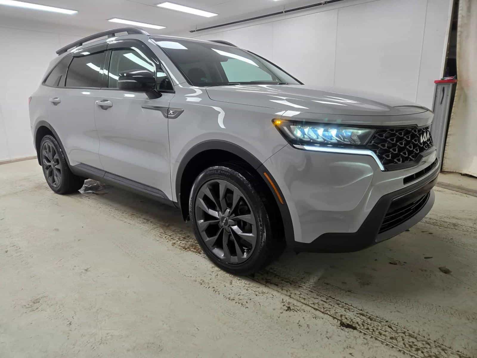 2022 Kia Sorento X-Line - Image 3