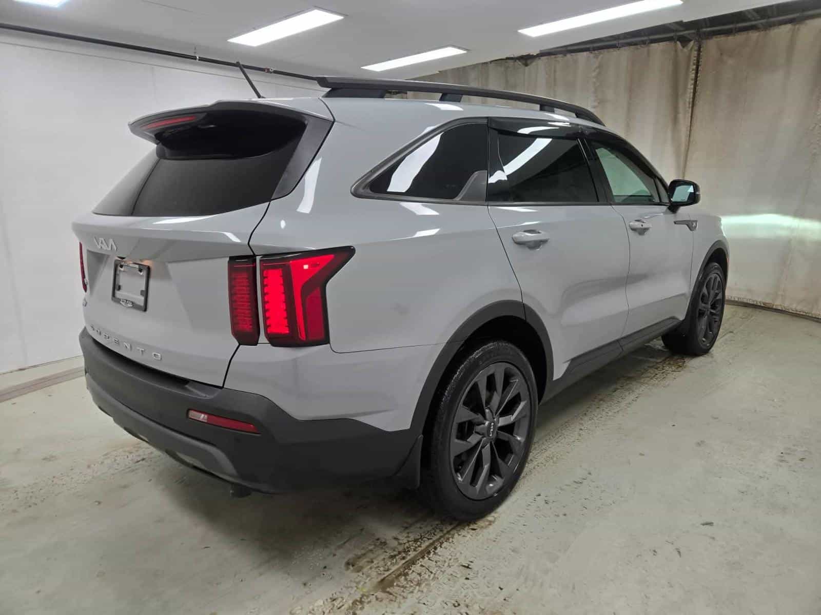 2022 Kia Sorento X-Line - Image 6