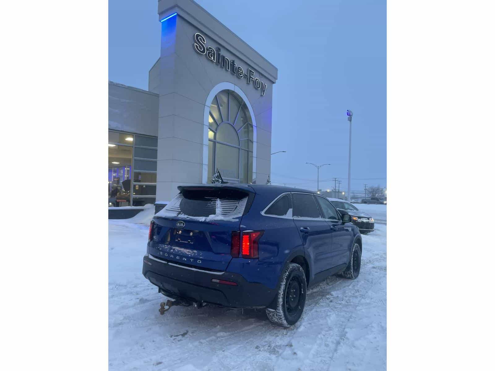 2021 Kia SORENTO LX LX+ - Image 4