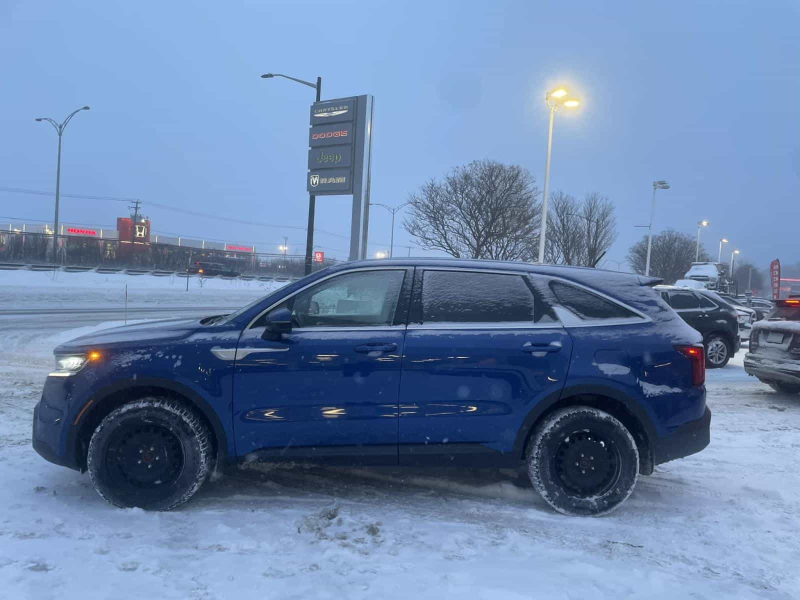 2021 Kia SORENTO LX LX+ - Image 2