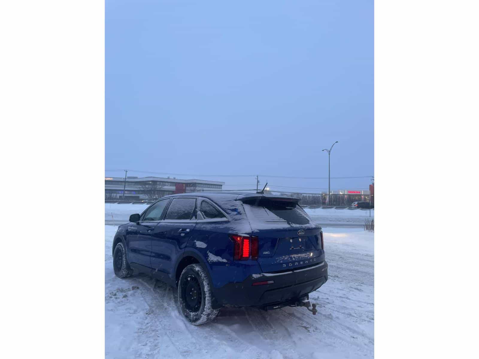 2021 Kia SORENTO LX LX+ - Image 3