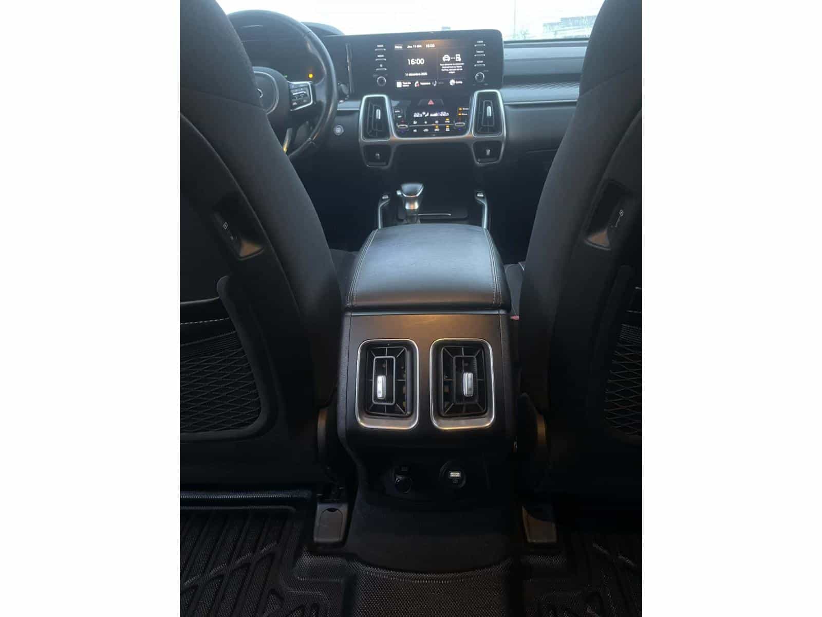 2021 Kia SORENTO LX LX+ - Image 8