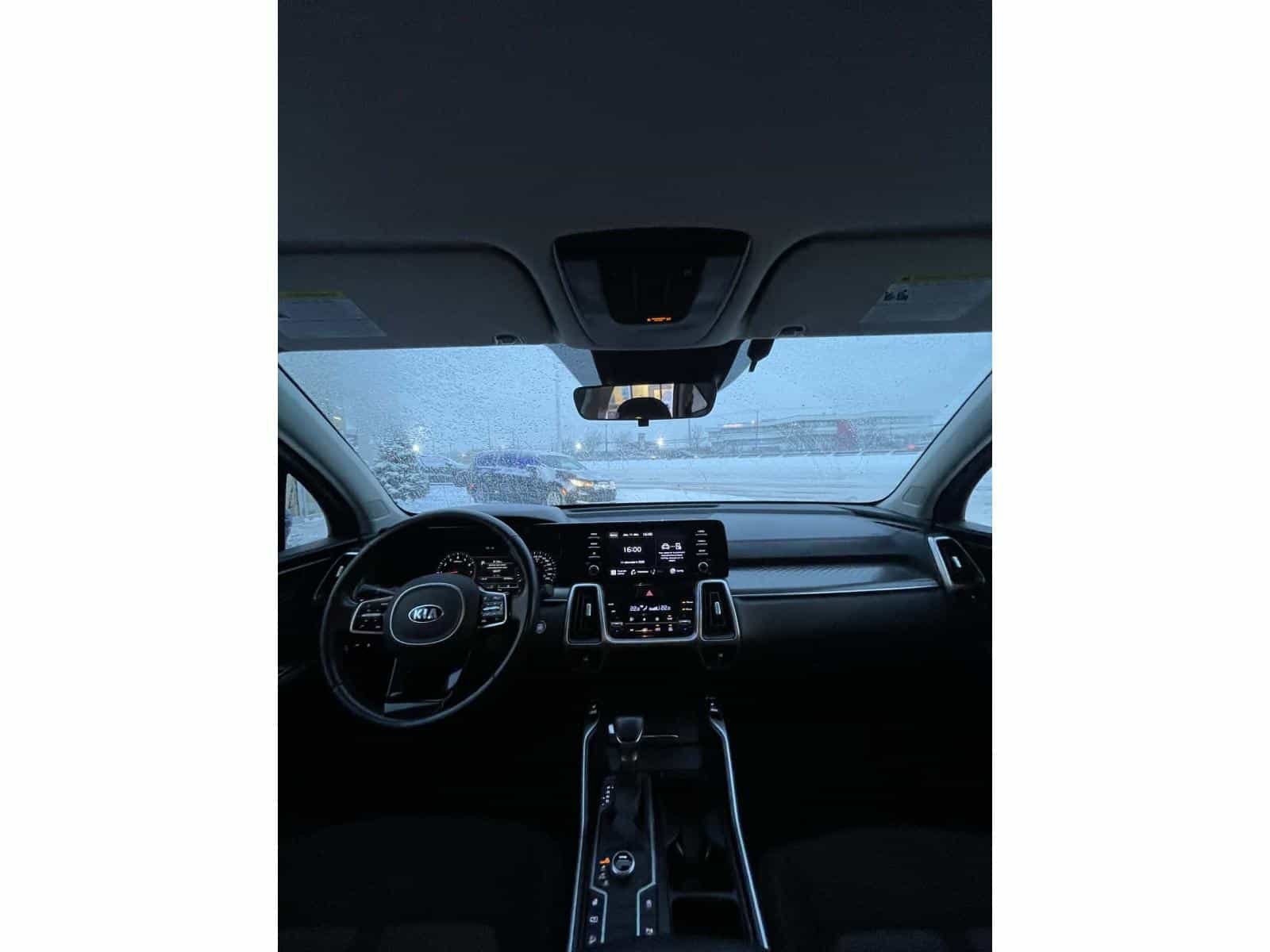 2021 Kia SORENTO LX LX+ - Image 9