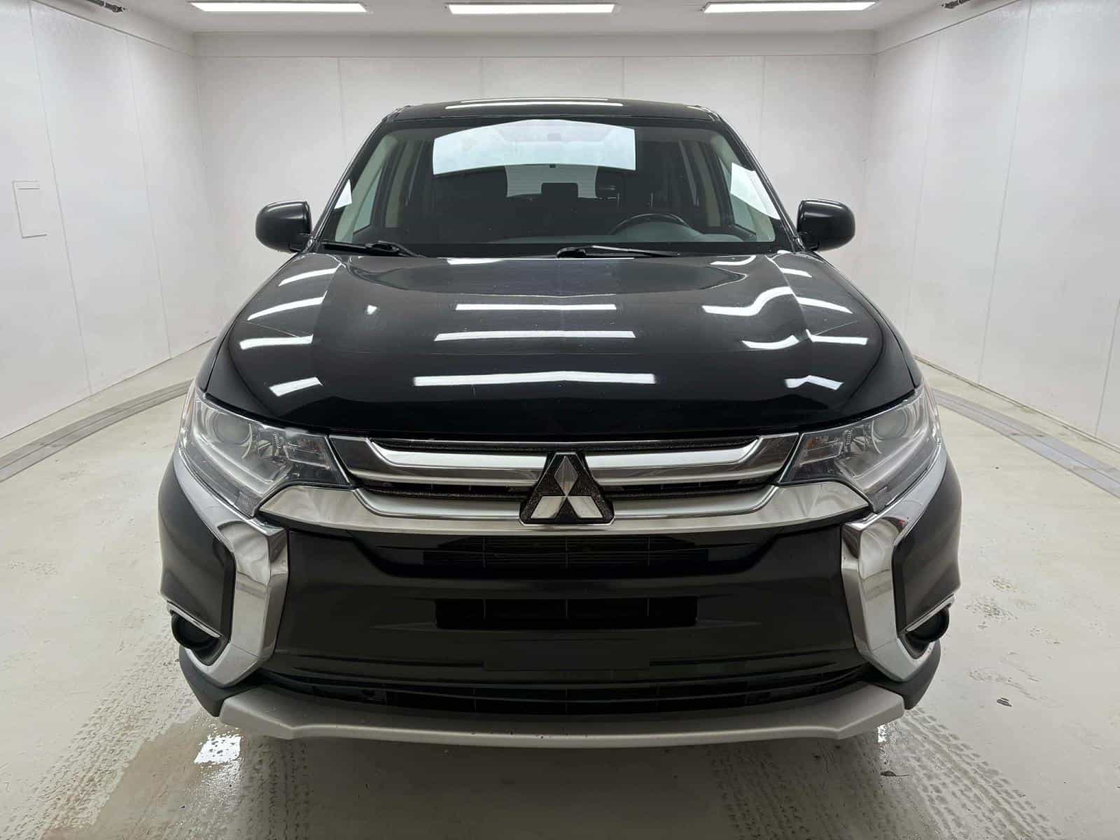 Image 2 Mitsubishi OUTLANDER ES ES 2016