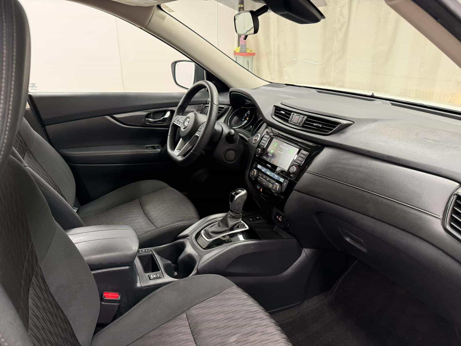 2020 Nissan ROGUE SV SV - Image 10