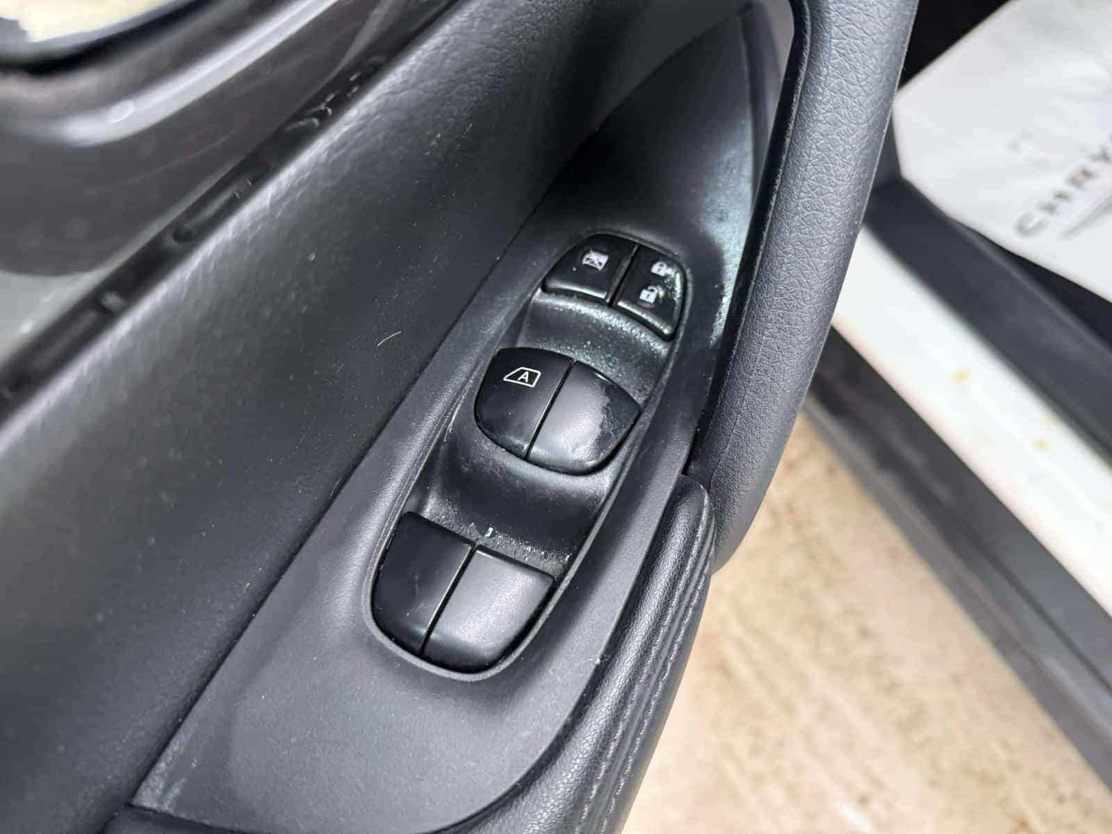 2020 Nissan ROGUE SV SV - Image 12