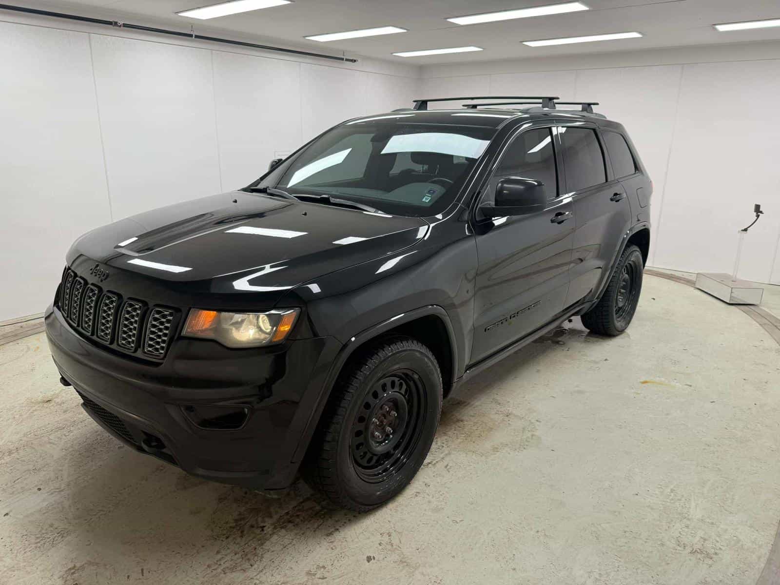 Image 2 Jeep GRAND CHEROKEE LAREDO/ALT Laredo 2018
