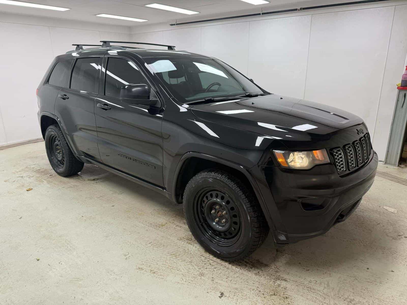 Image 4 Jeep GRAND CHEROKEE LAREDO/ALT Laredo 2018