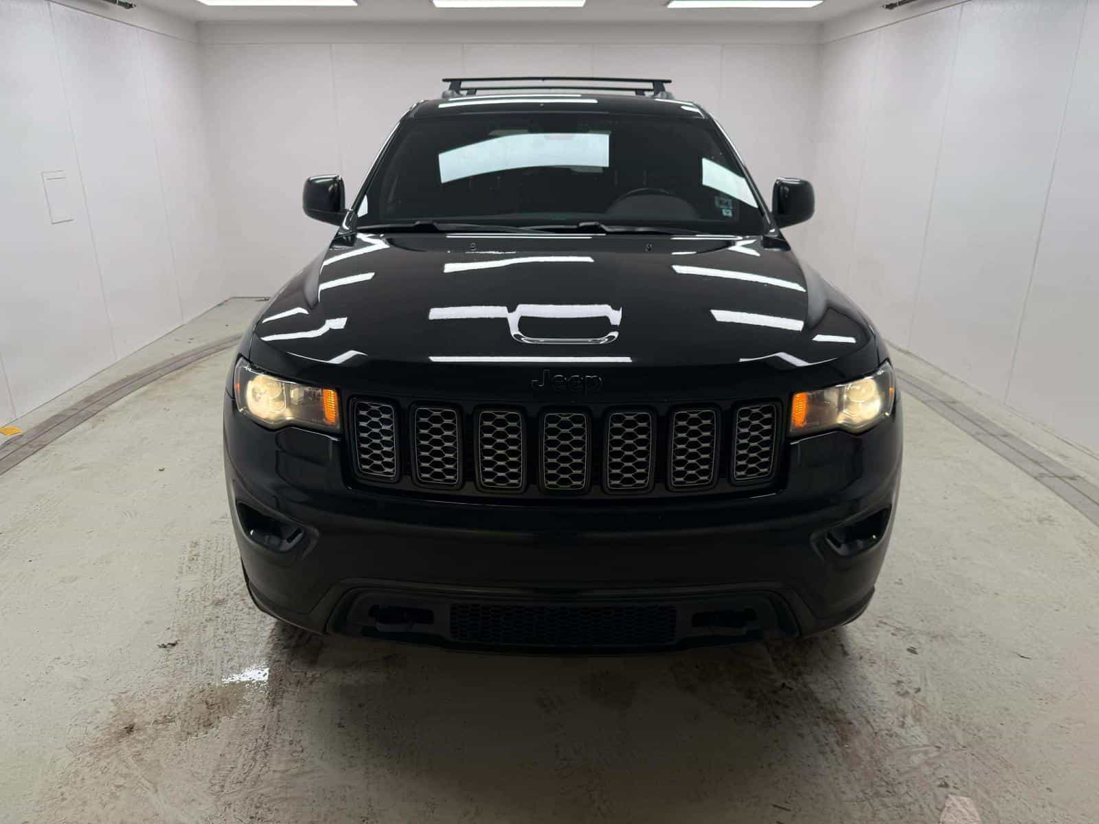 Image 3 Jeep GRAND CHEROKEE LAREDO/ALT Laredo 2018