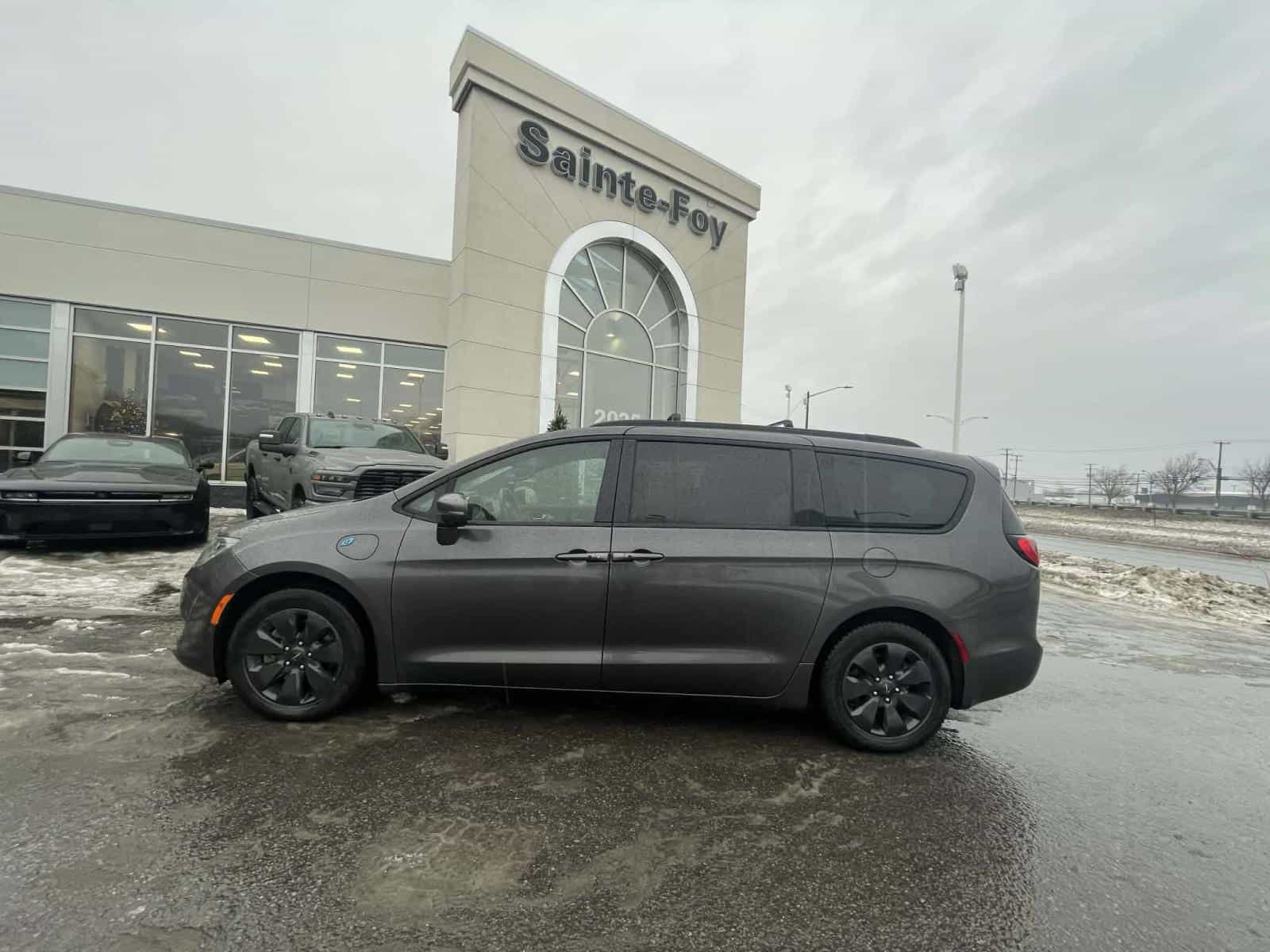 Image 3 Chrysler Pacifica Hybrid Limited 2020