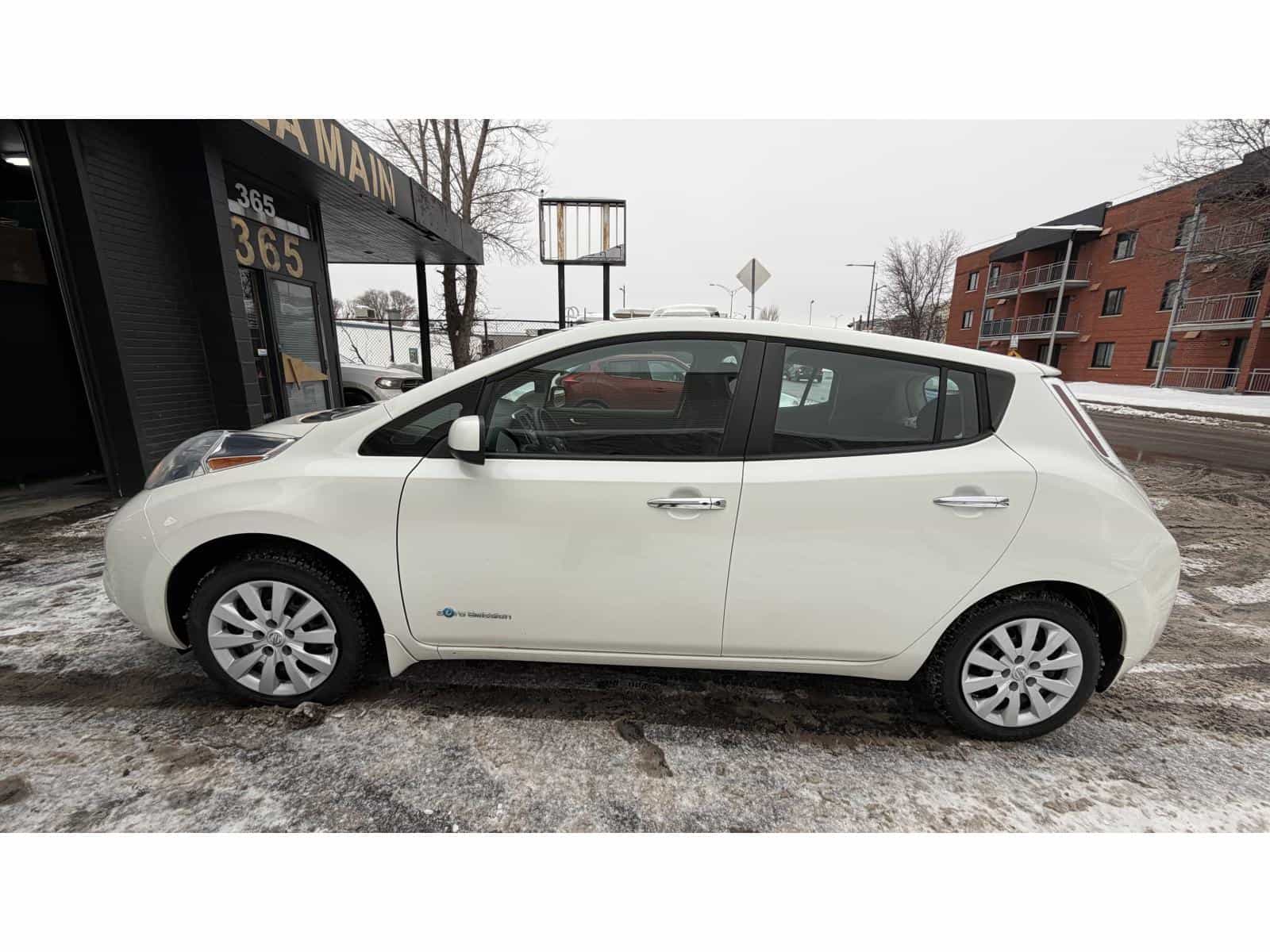 2016 Nissan LEAF S S - Image 3