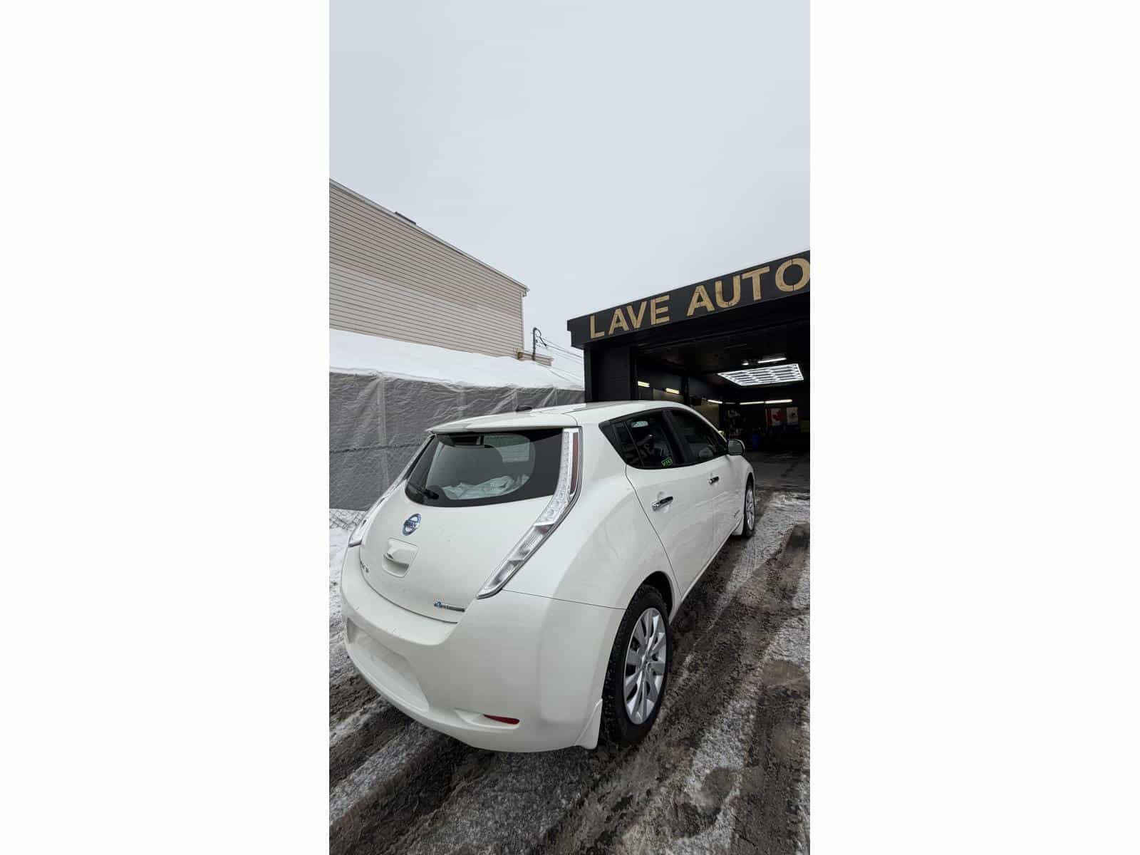 2016 Nissan LEAF S S - Image 6