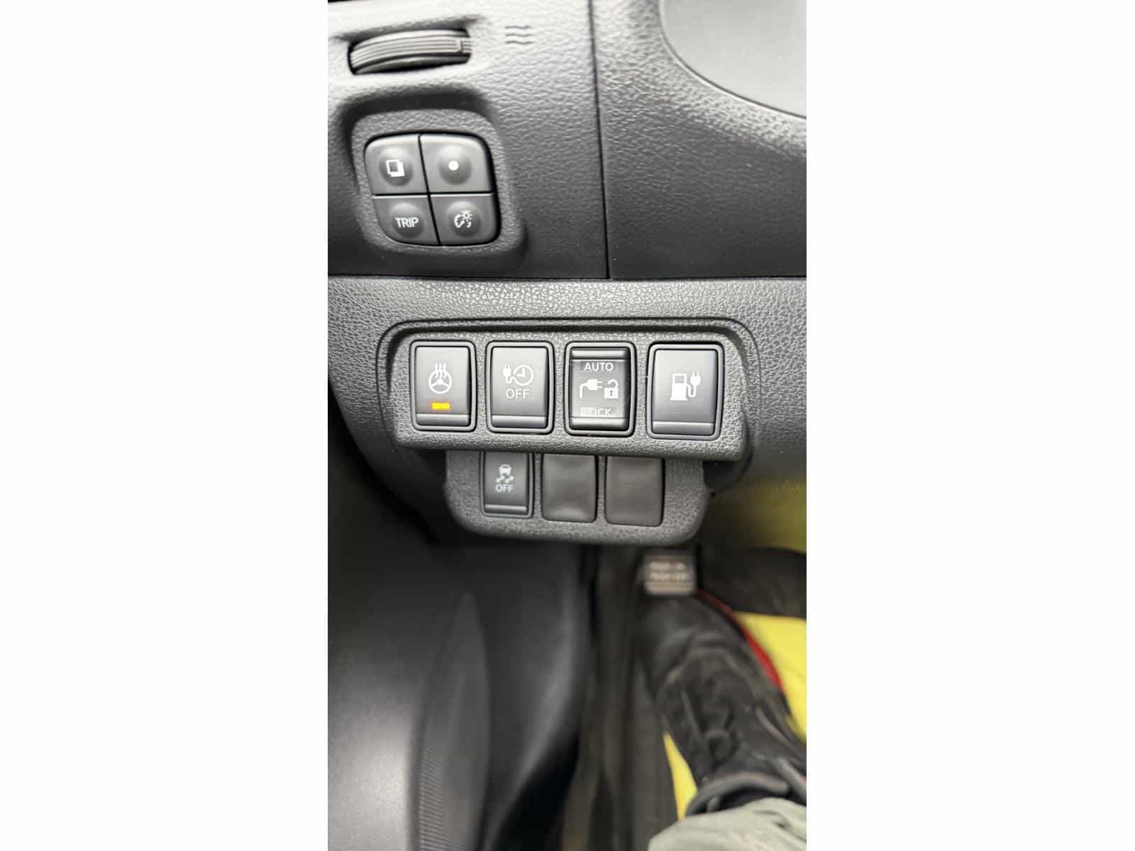 2016 Nissan LEAF S S - Image 10