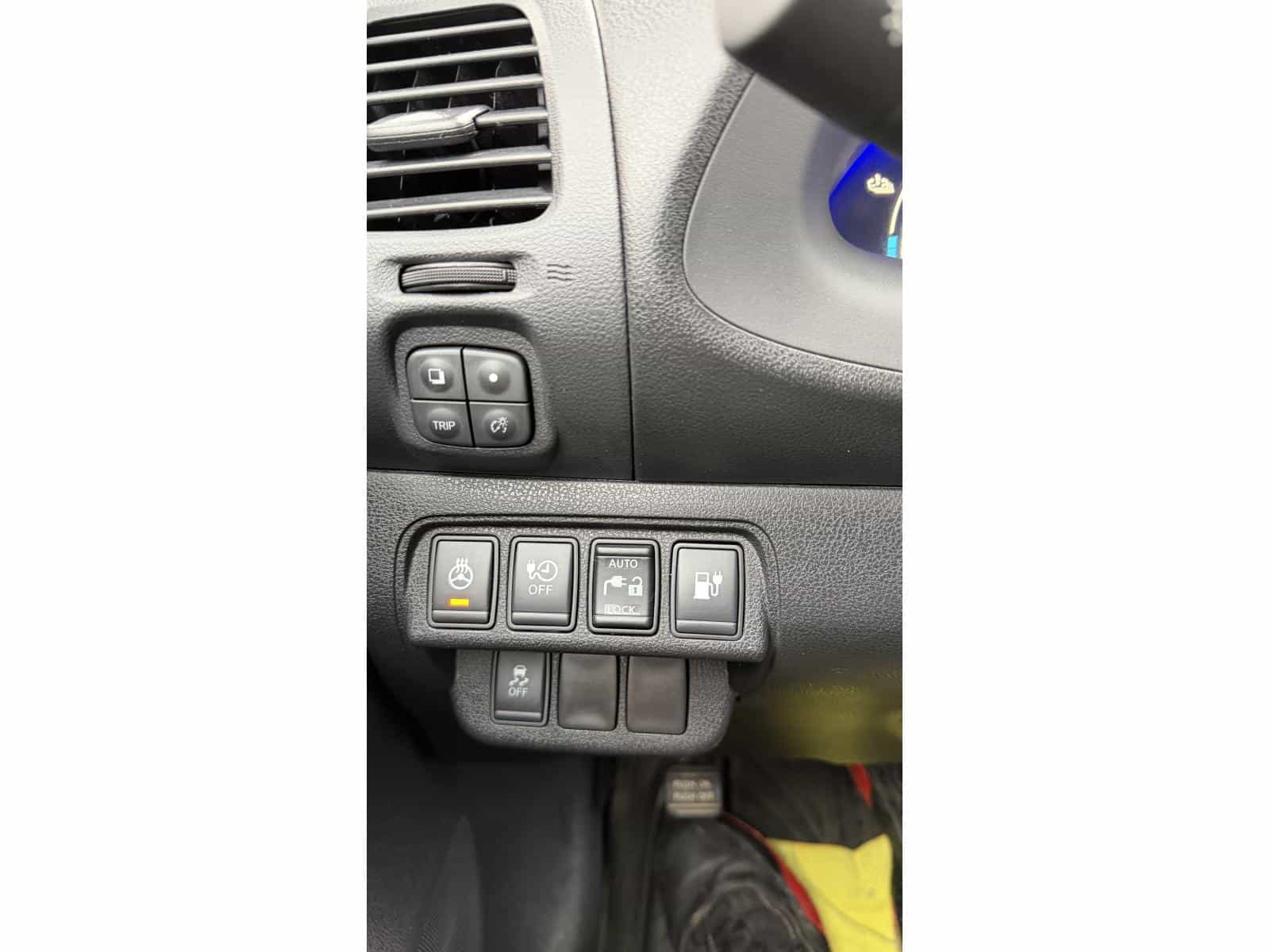 2016 Nissan LEAF S S - Image 11