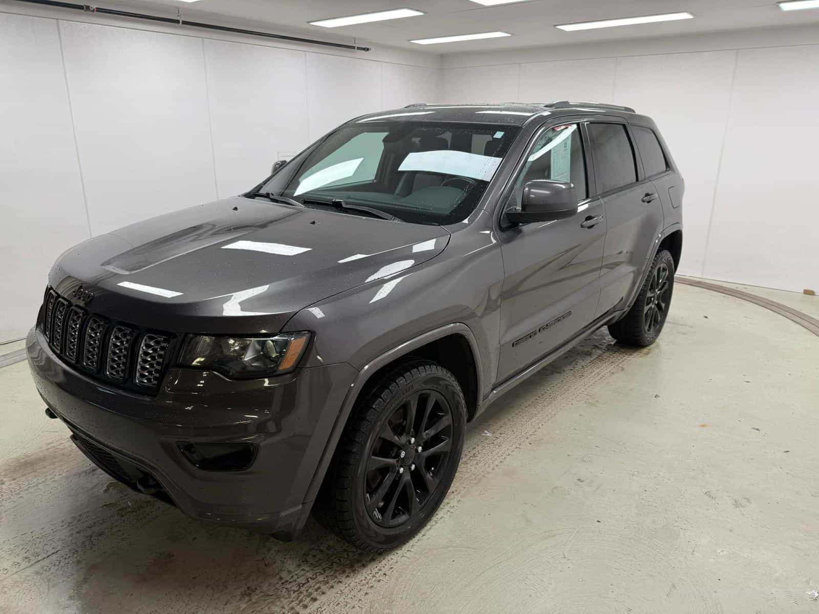 Image 2 Jeep GRAND CHEROKEE LAREDO Laredo 2021
