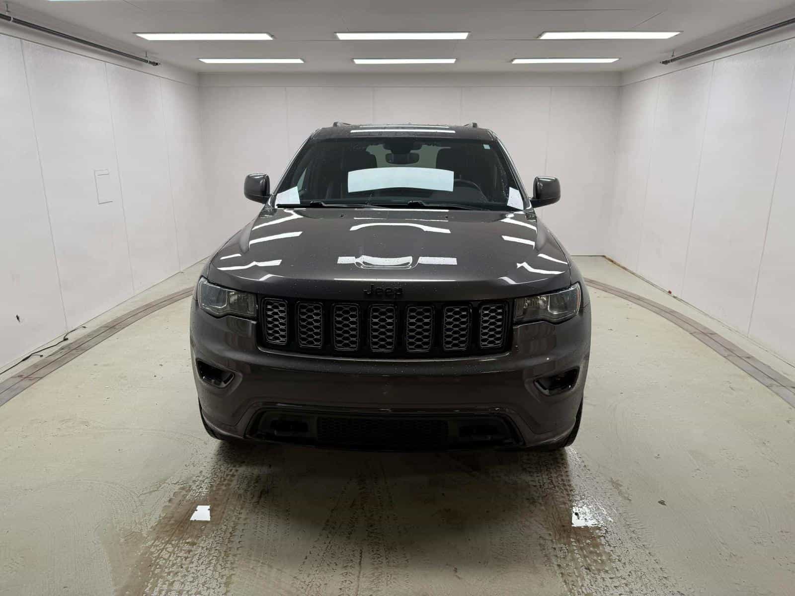 Image 3 Jeep GRAND CHEROKEE LAREDO Laredo 2021