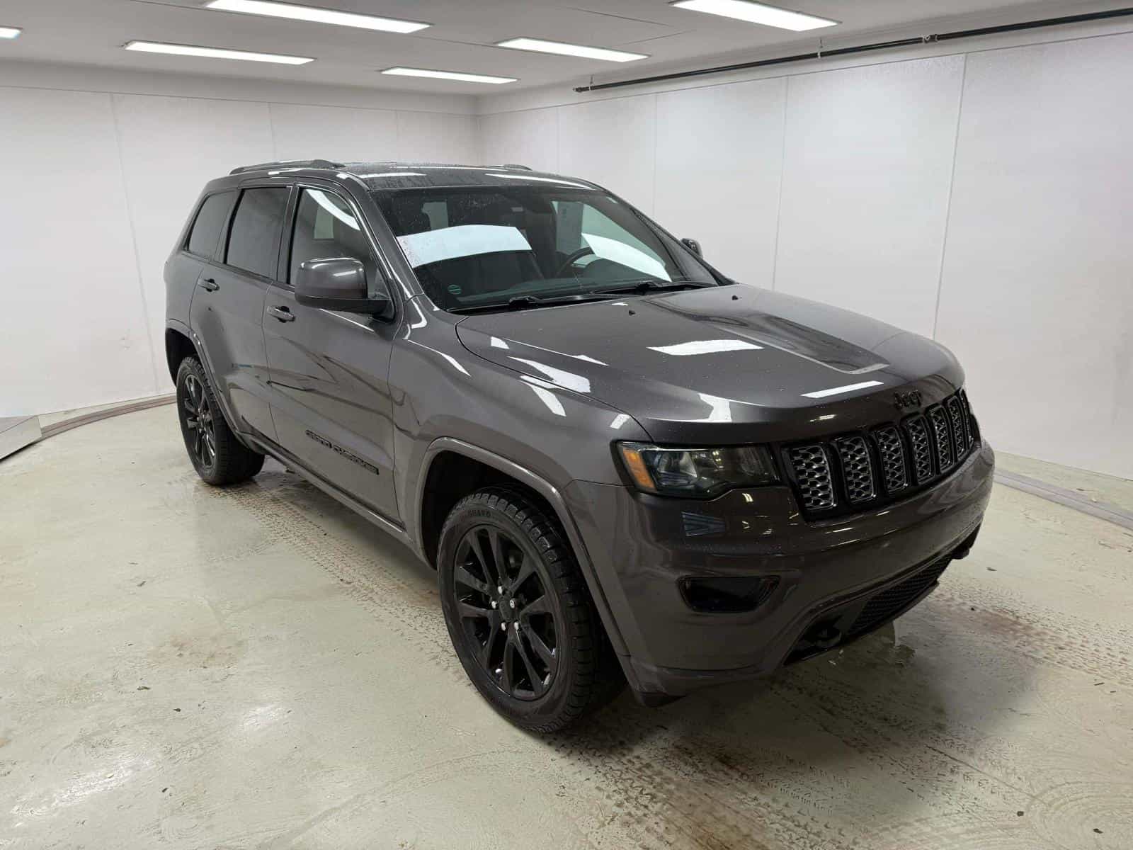 Image 4 Jeep GRAND CHEROKEE LAREDO Laredo 2021
