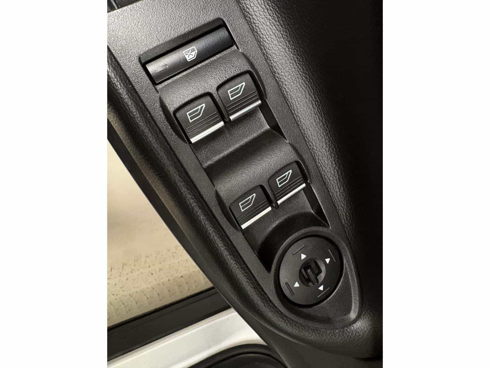 2017 Ford ESCAPE TITANIUM Titanium - Image 12