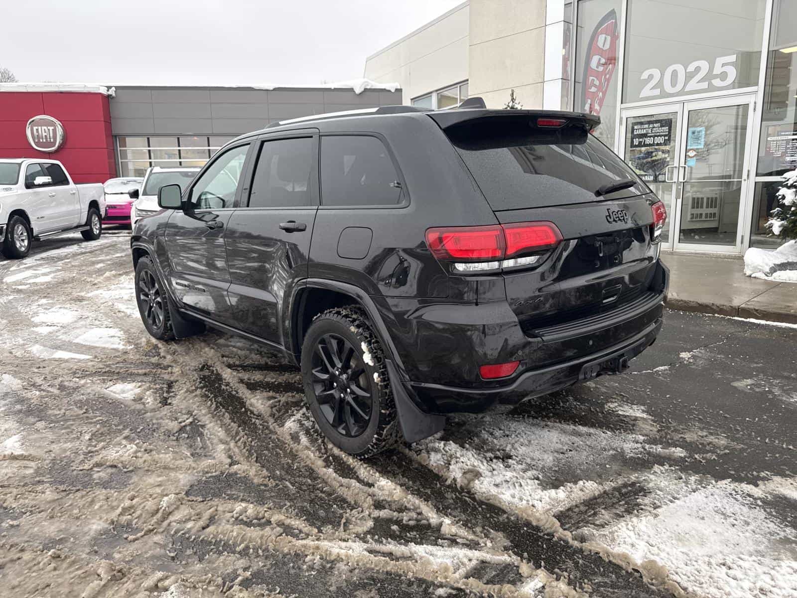 2020 Jeep GRAND CHEROKEE LAR/ALT Altitude - Image 7