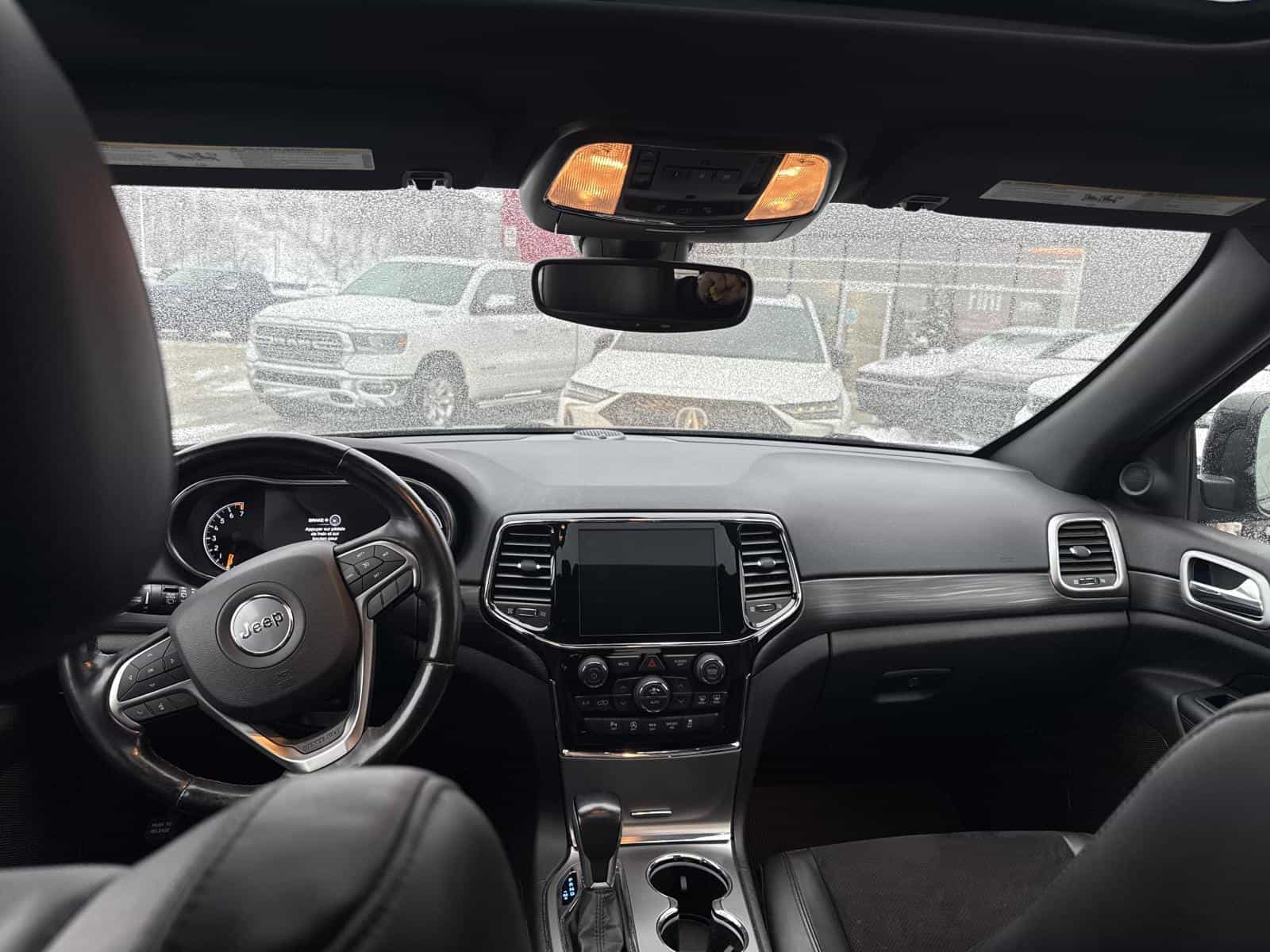 2020 Jeep GRAND CHEROKEE LAR/ALT Altitude - Image 10