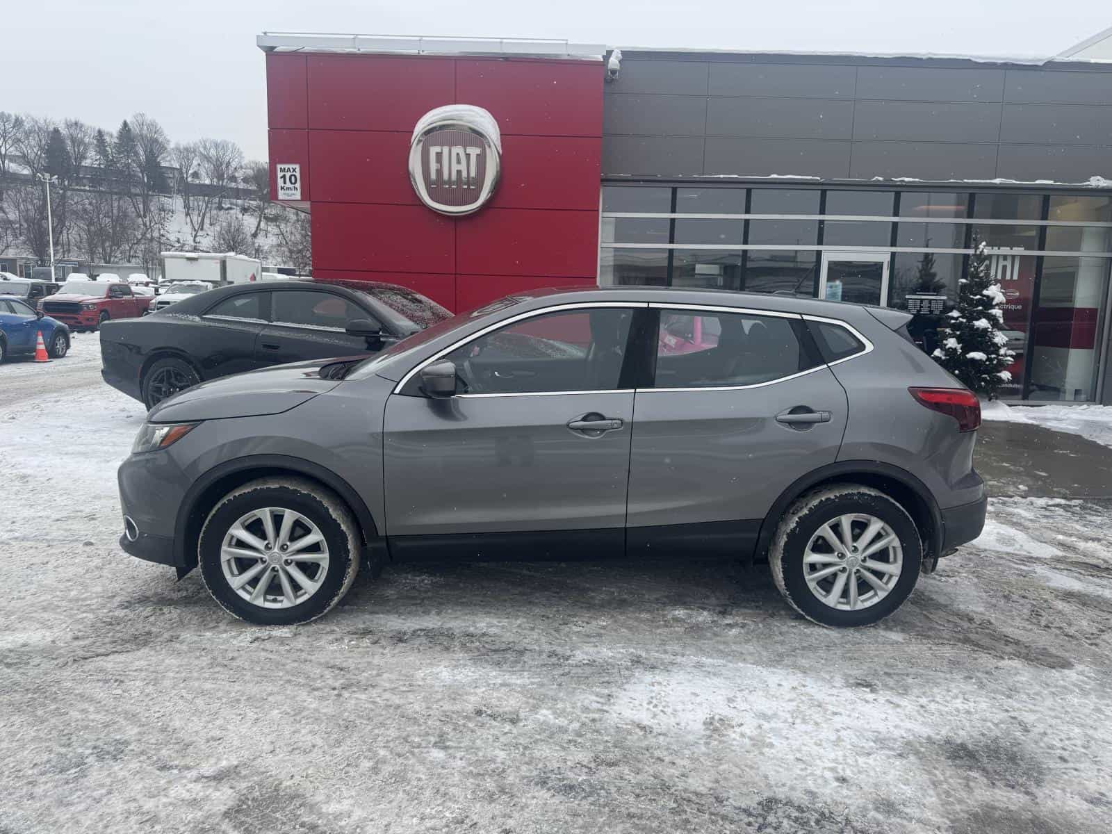 2017 Nissan Rogue Sport S/Sv/Sl SV - Image 2