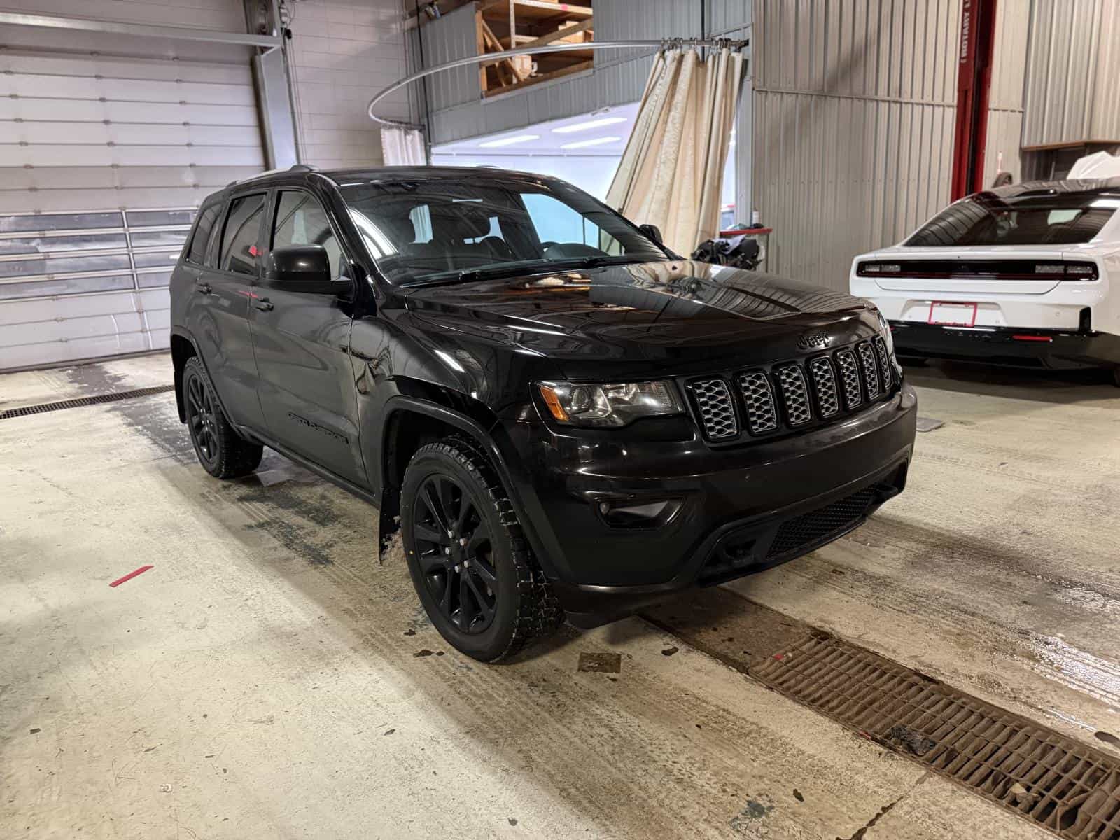 Image 4 Jeep GRAND CHEROKEE LAREDO Altitude 2021