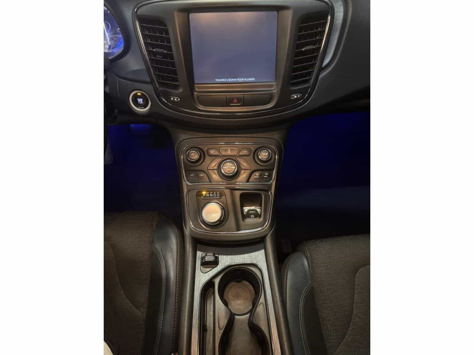 Image 11 Chrysler 200 S 2015