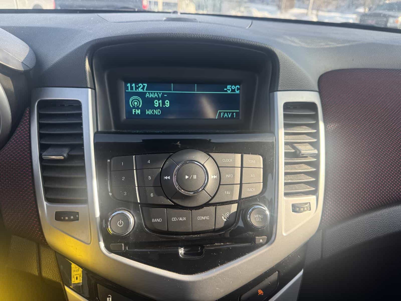 2013 Chevrolet CRUZE LT LT - Image 9