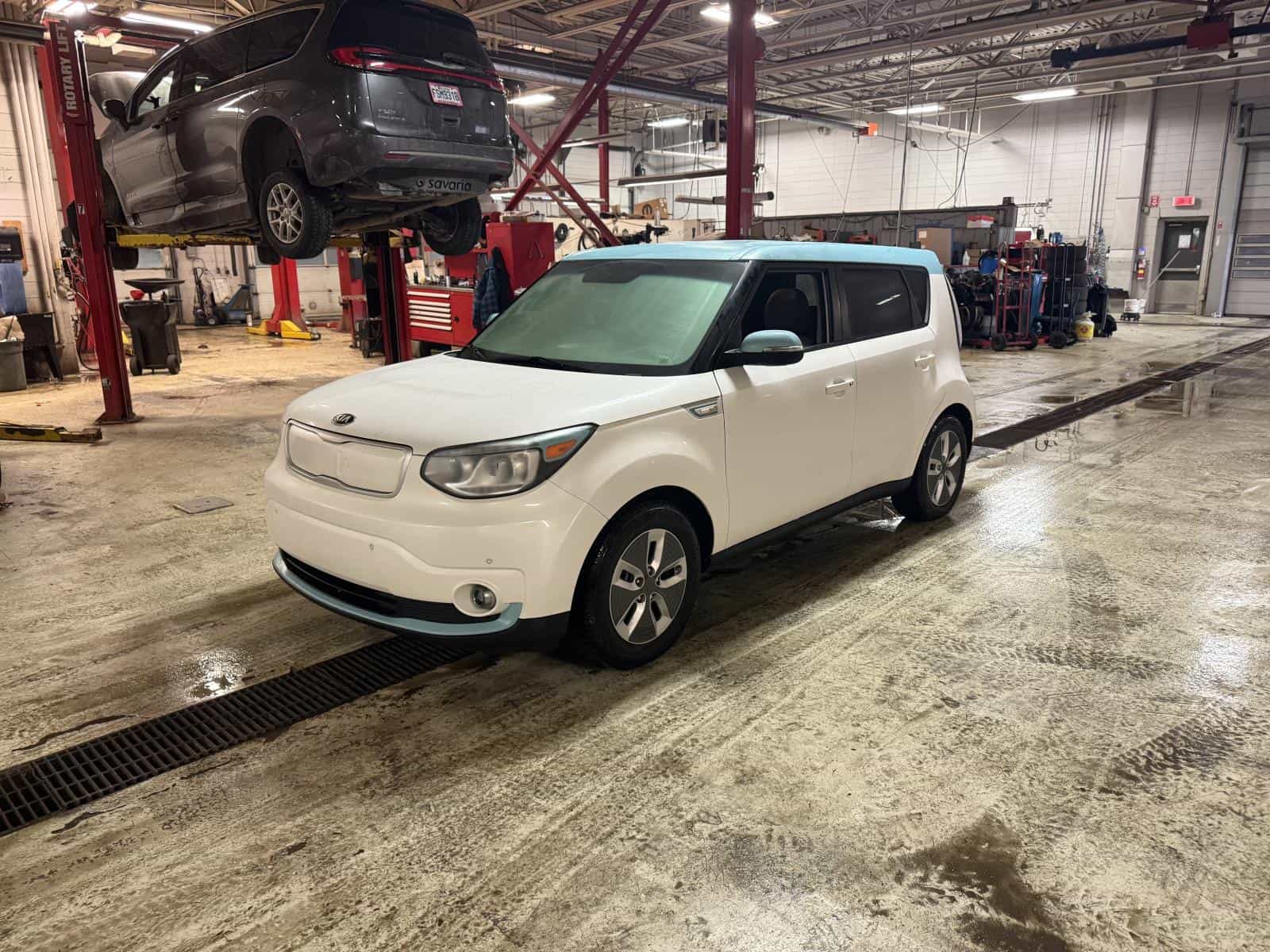 2017 Kia Soul EV Luxury - Image 1