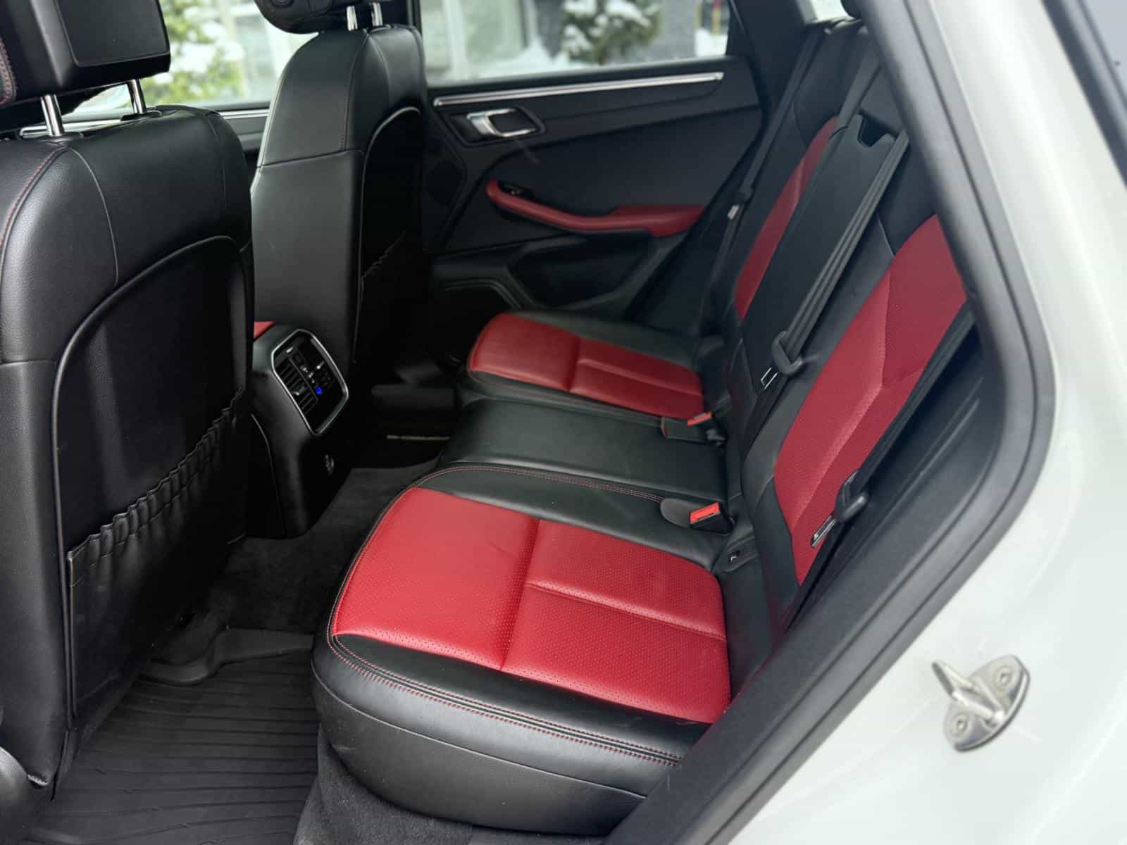 2018 Porsche Macan Base - Image 10