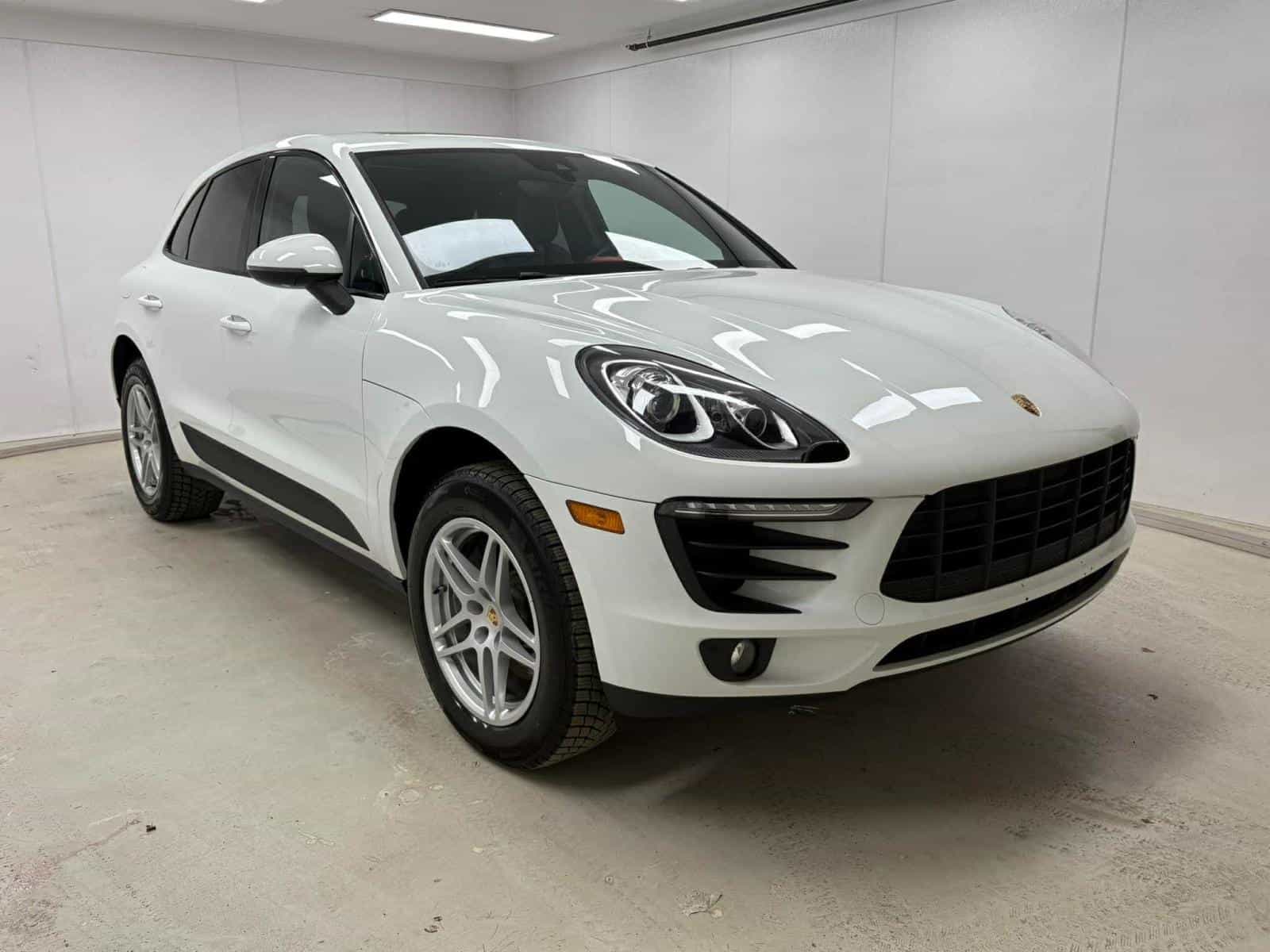 2018 Porsche Macan Base - Image 3