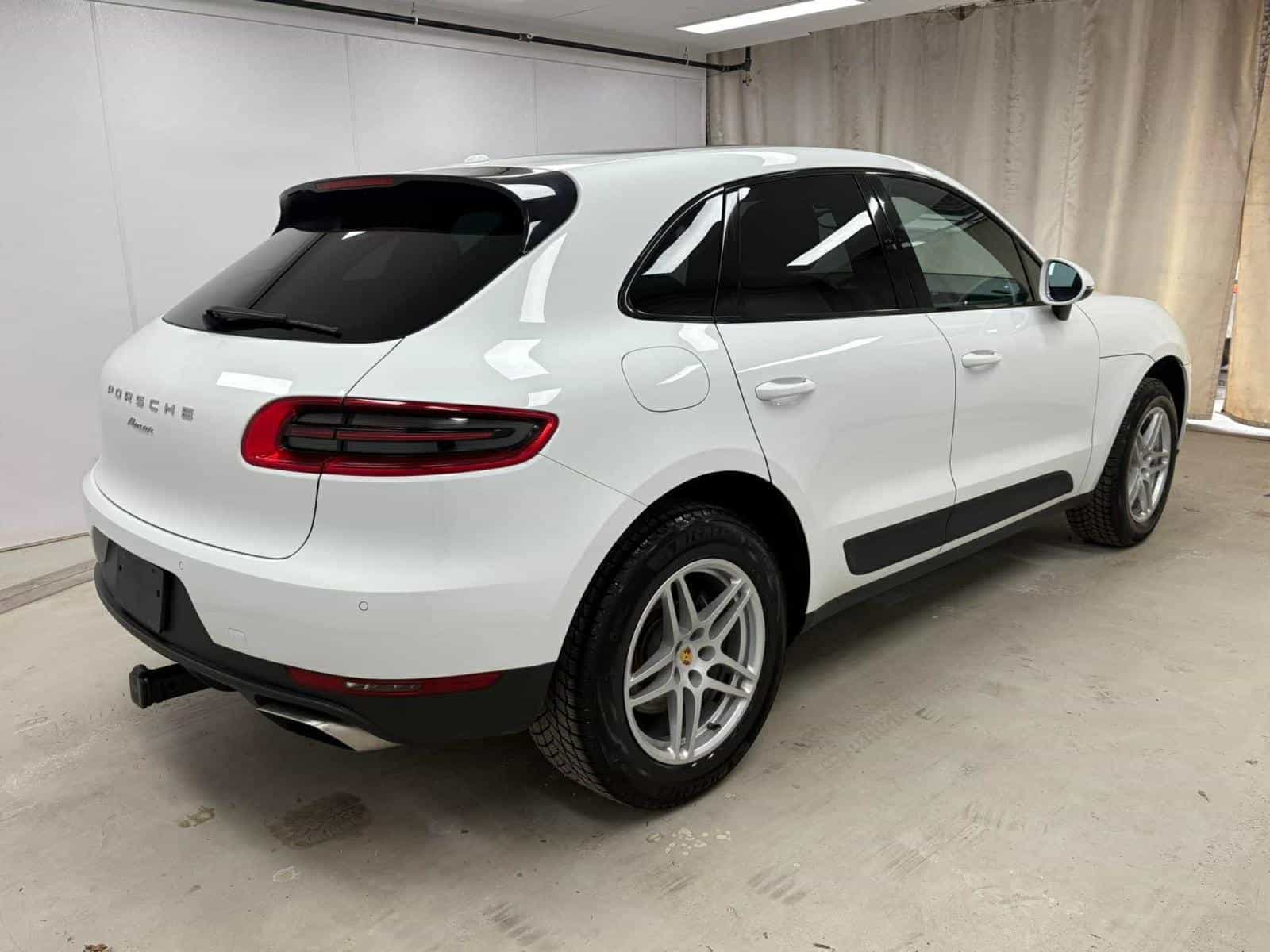 2018 Porsche Macan Base - Image 4