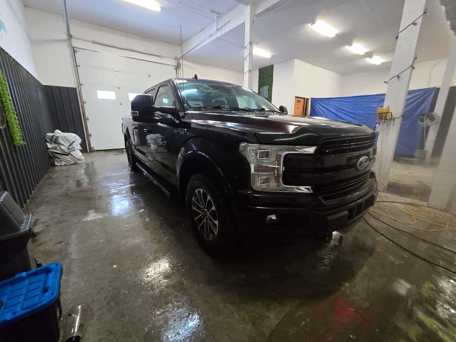 2018 Ford F150 SUPERCREW Lariat - Image 3