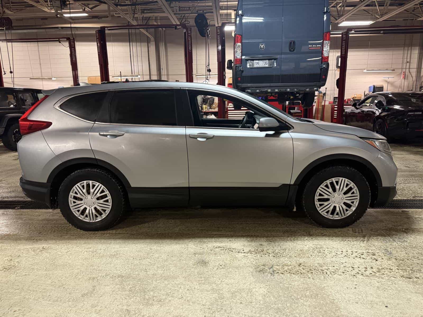 Image 4 Honda CR-V LX 2017