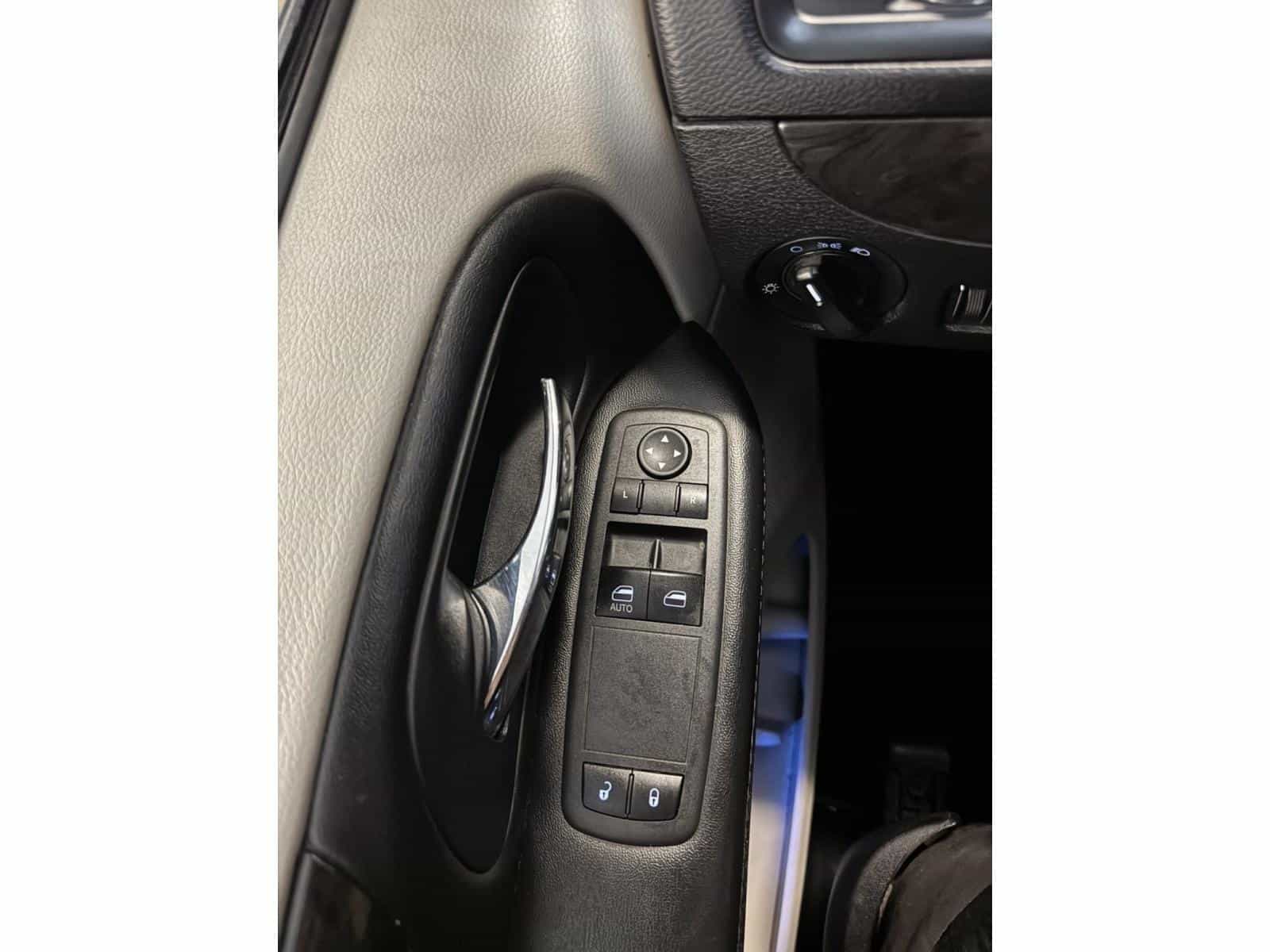 Image 12 Dodge GRAND CARAVAN SE SE 2020