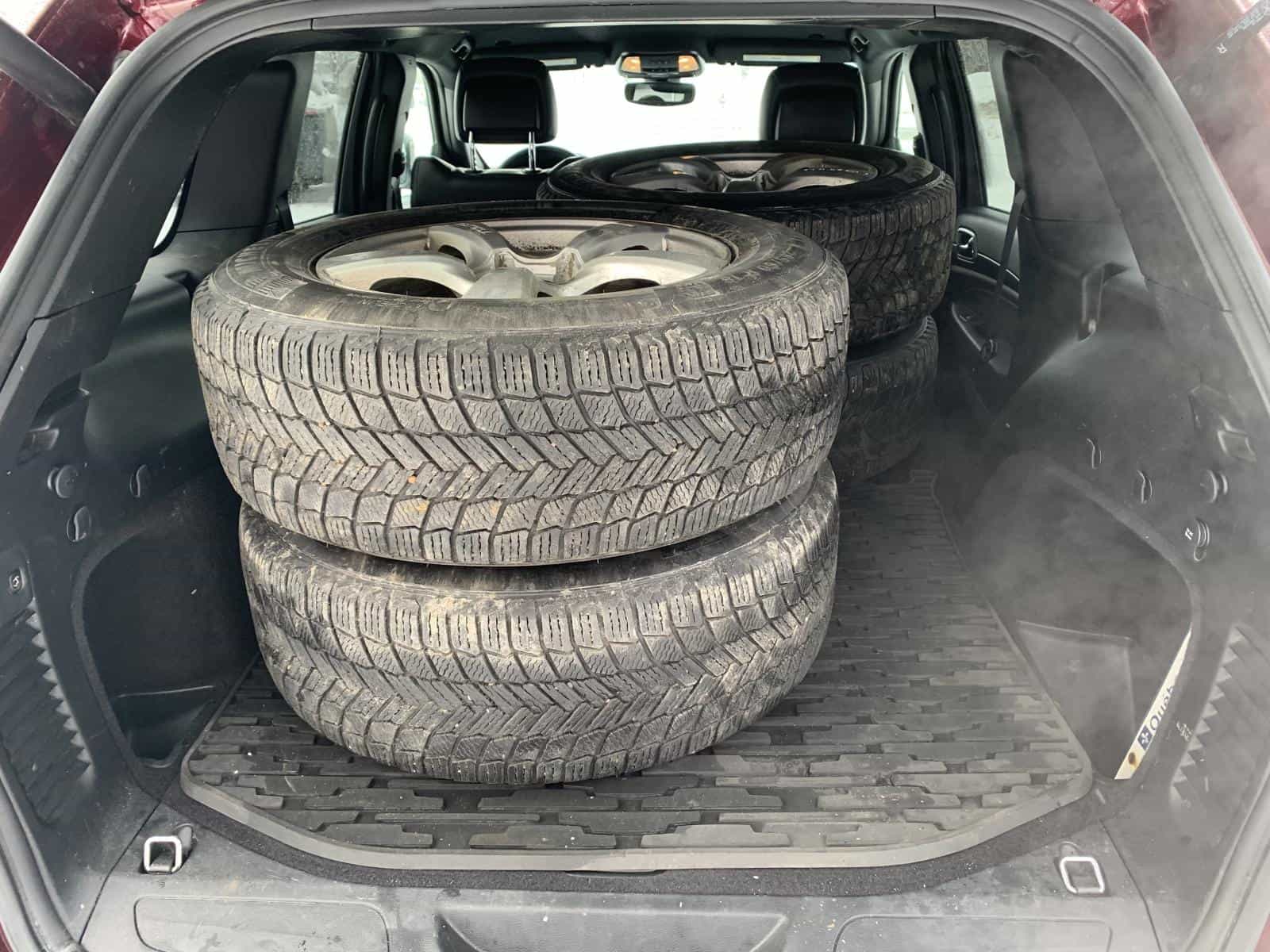 2021 Jeep GRAND CHEROKEE LAREDO Laredo Altitude - Image 13