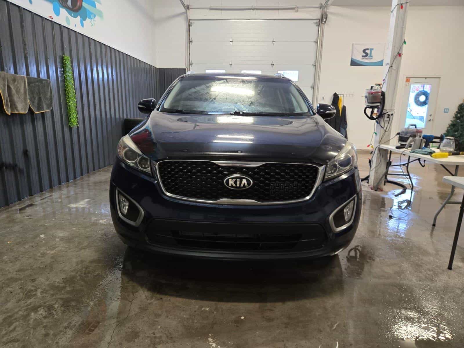 2017 Kia Sorento LX Turbo - Image 2