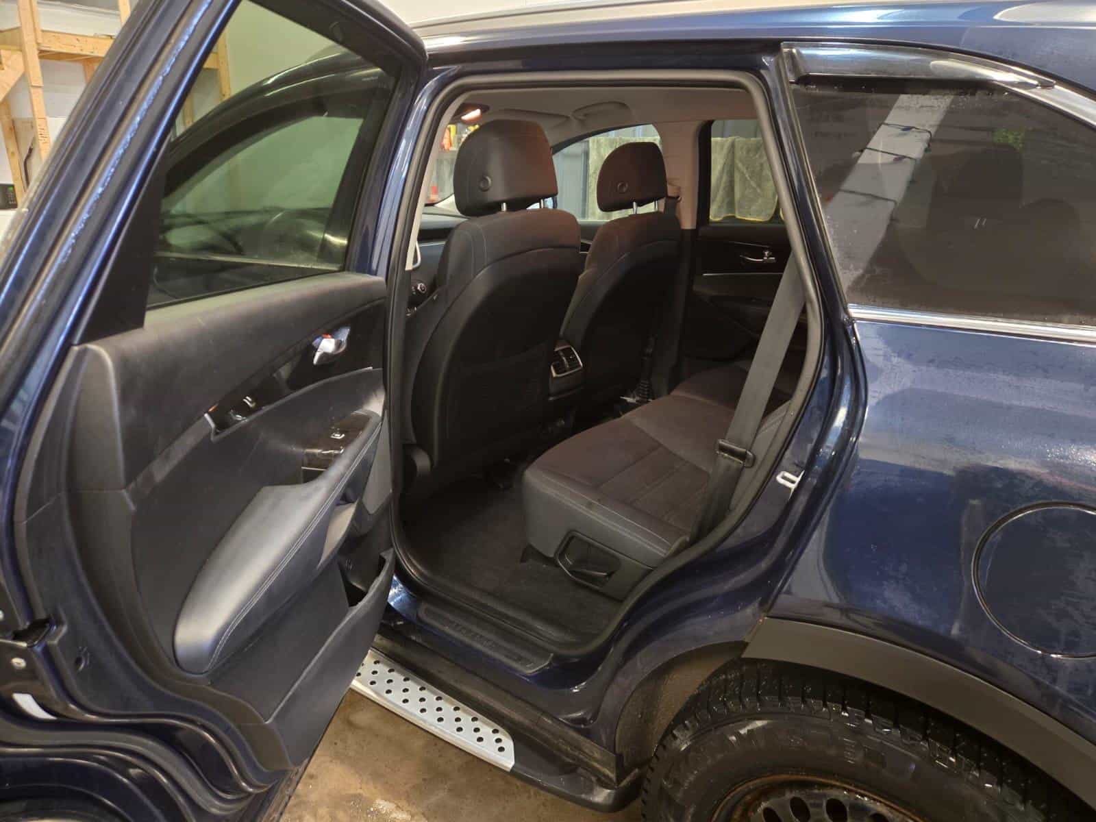 2017 Kia Sorento LX Turbo - Image 13