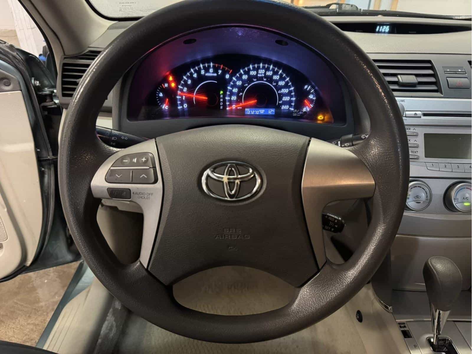 Image 10 Toyota Camry LE 2010