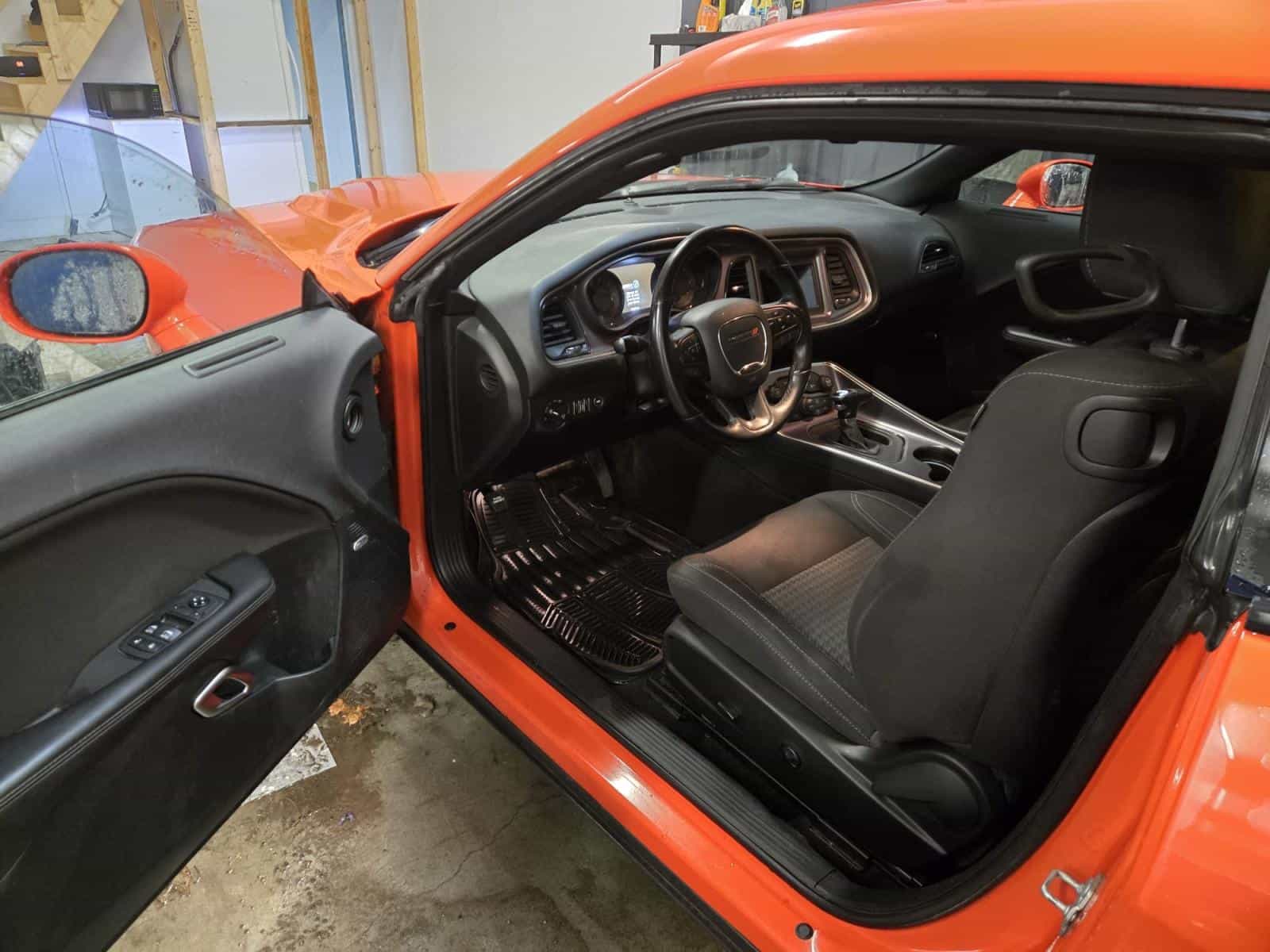 2018 Dodge Challenger SXT - Image 9