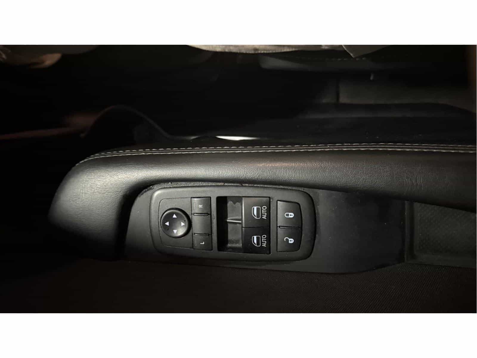 2018 Dodge Challenger SXT - Image 12