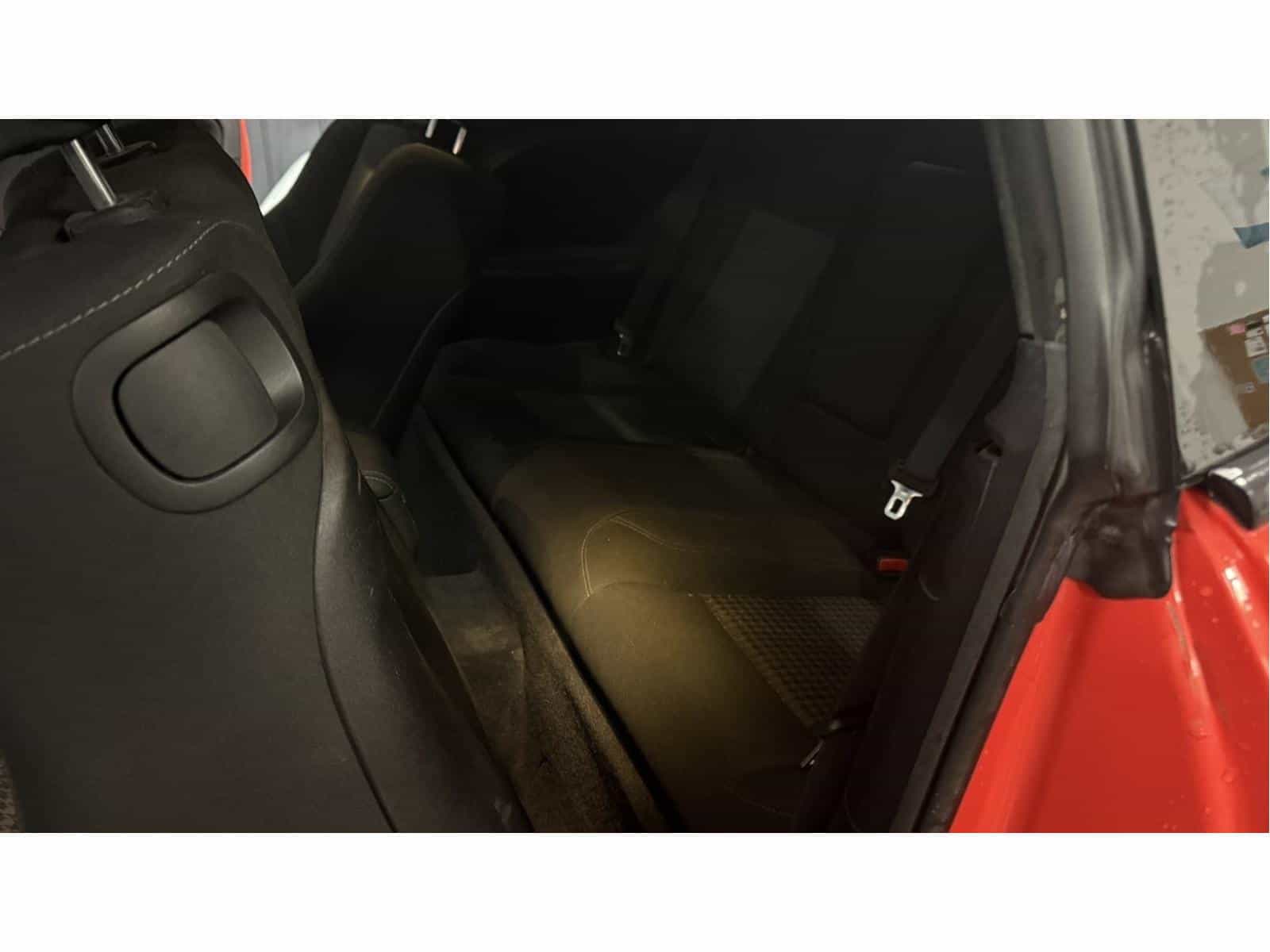 2018 Dodge Challenger SXT - Image 13