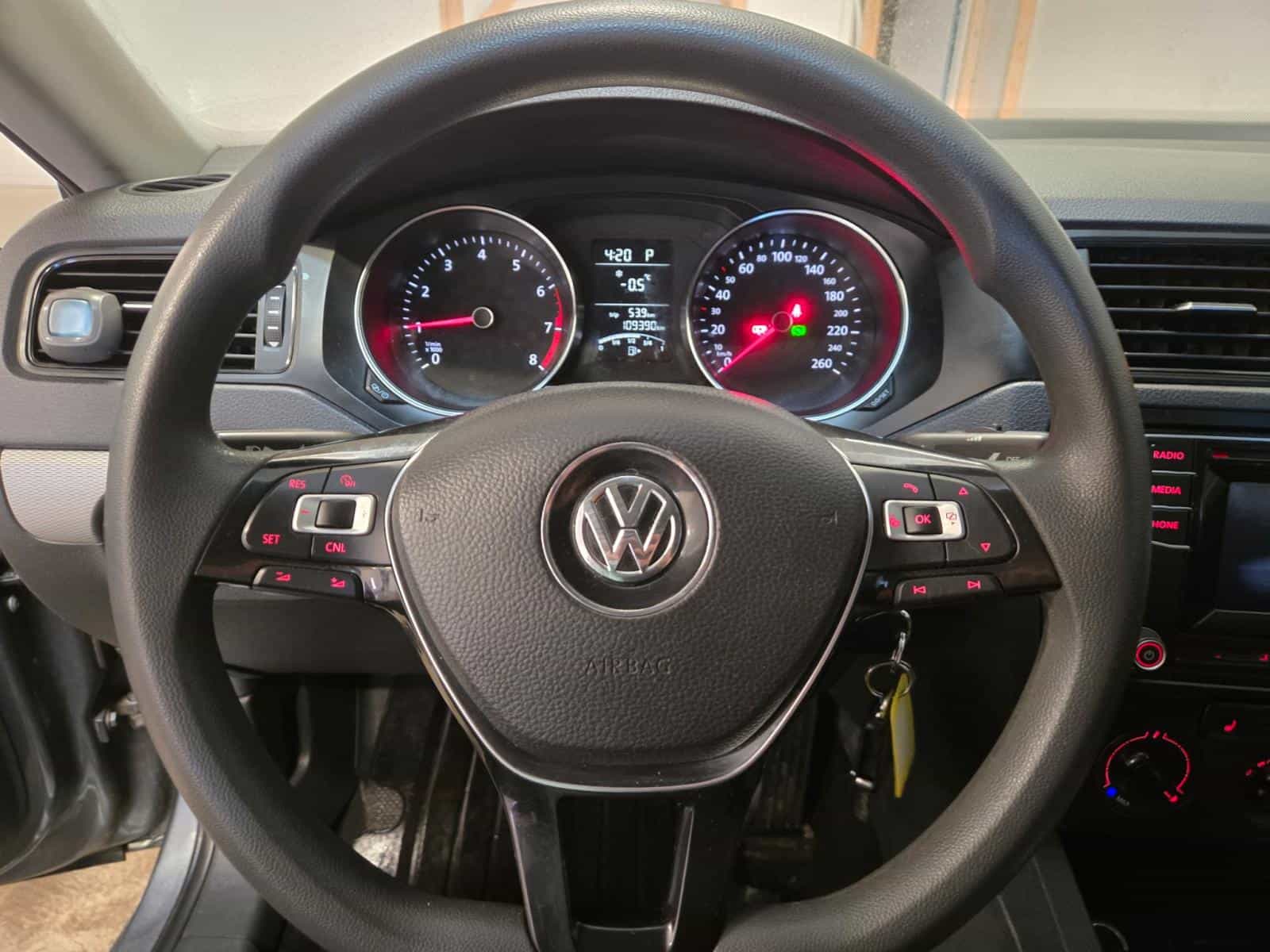 Image 13 Volkswagen Jetta Trendline + 2017