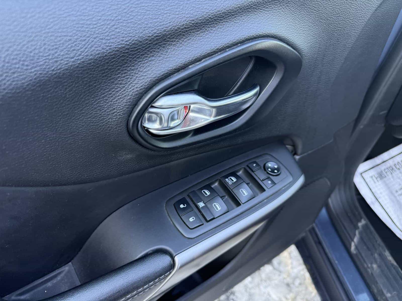 Image 13 Jeep Cherokee Sport Sport 2022