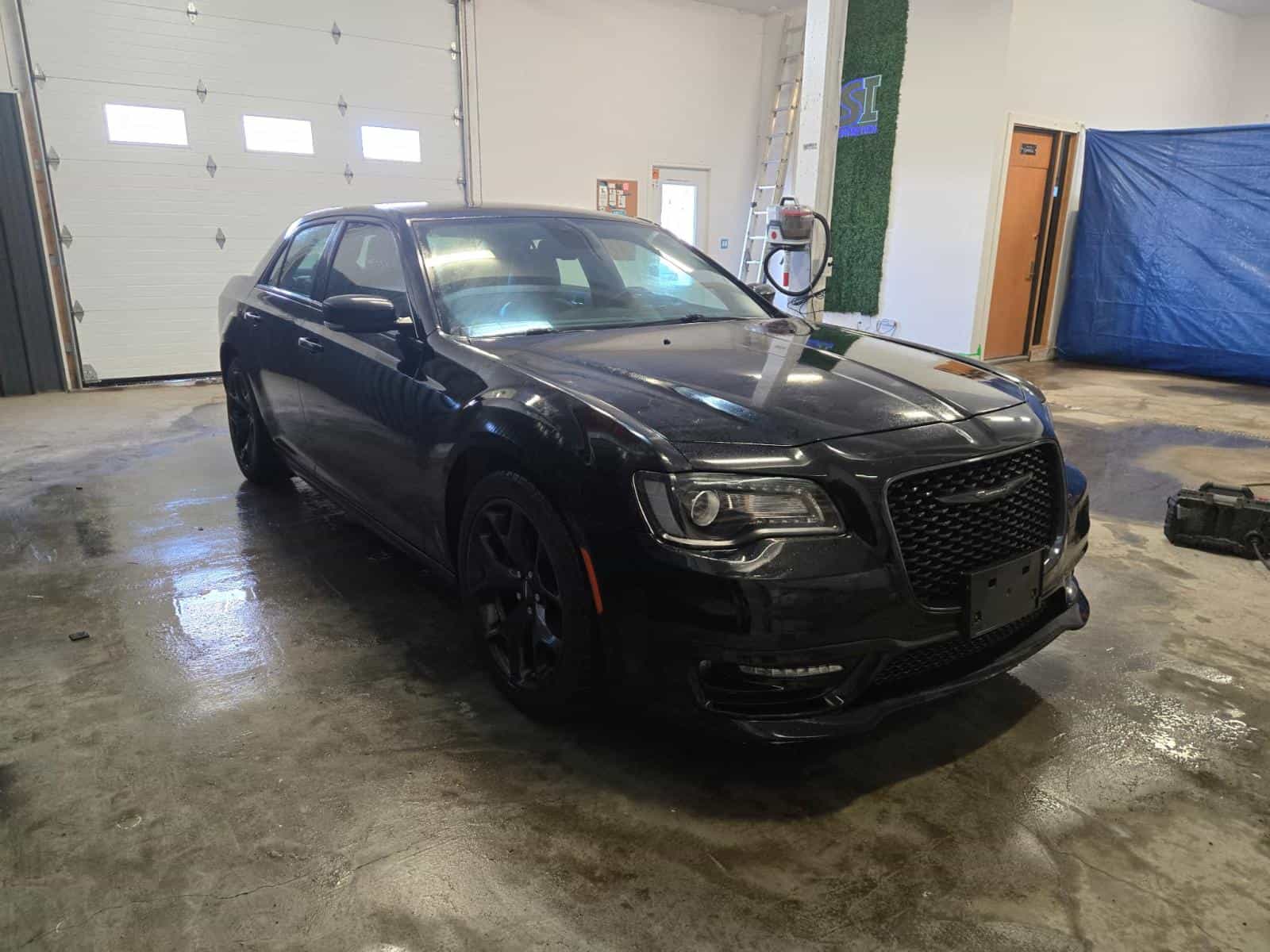Image 3 Chrysler 300 Touring L Touring L 2022