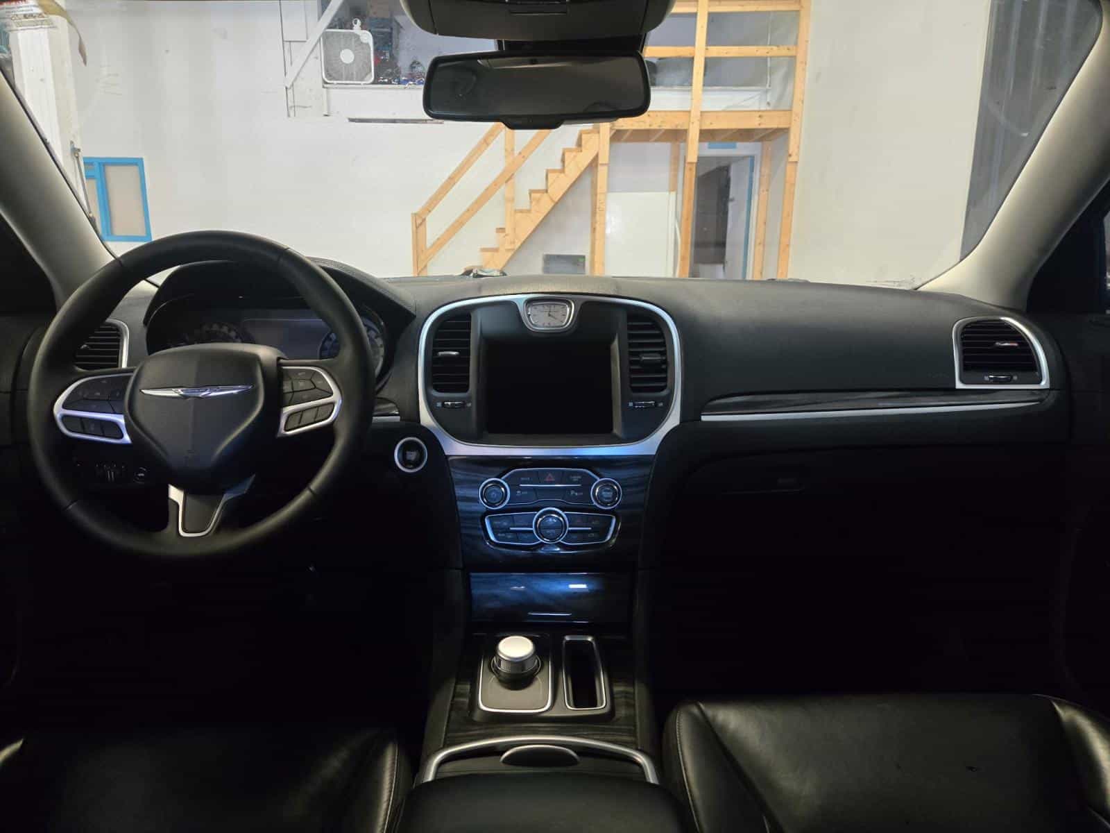 Image 10 Chrysler 300 Touring L Touring L 2022