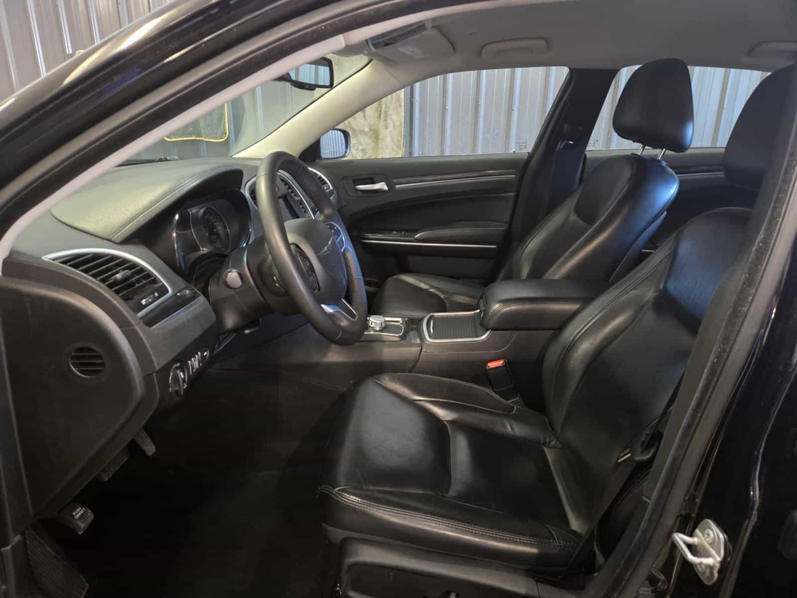 Image 11 Chrysler 300 Touring L Touring L 2022