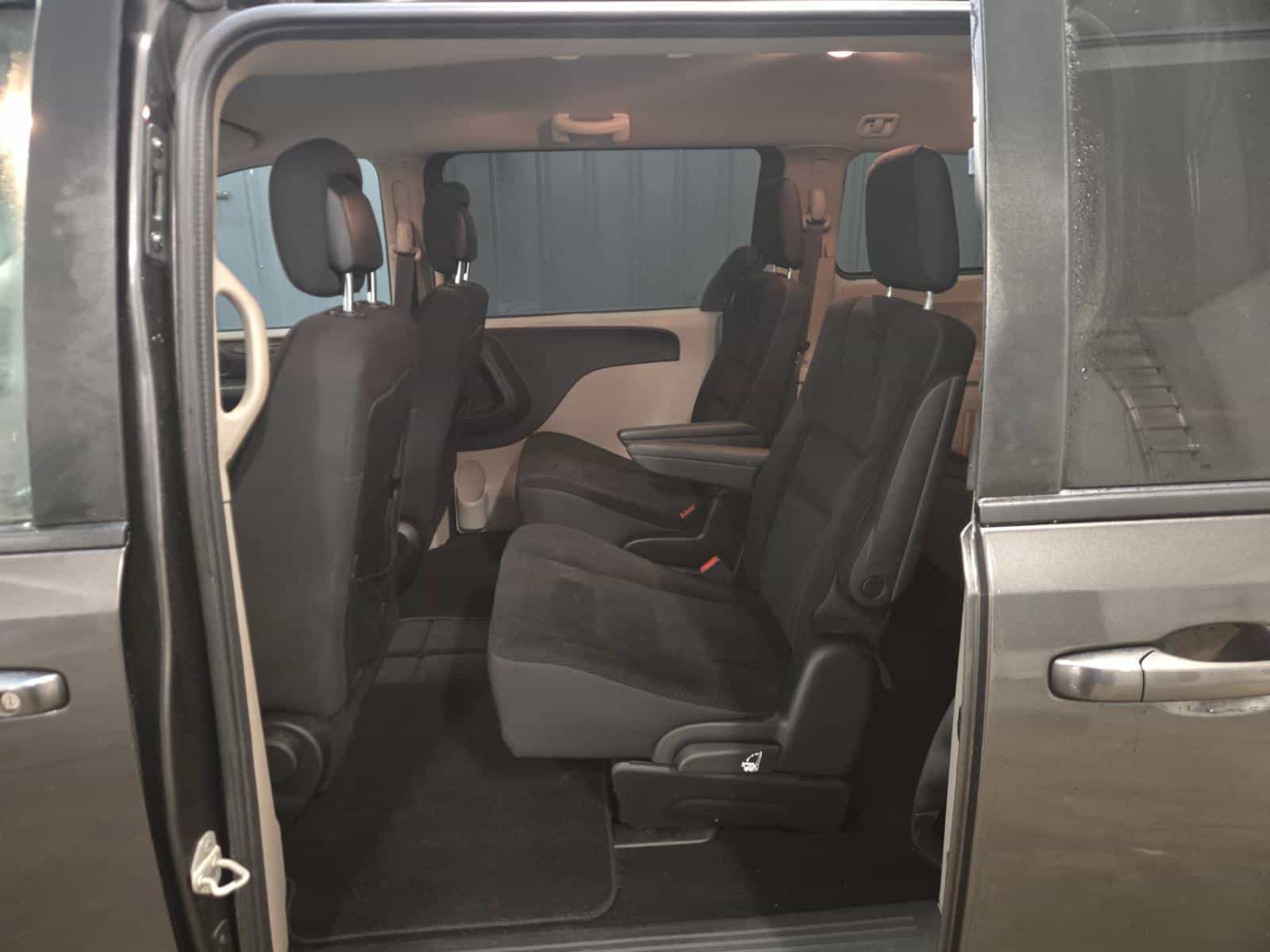 2019 Dodge Grand Caravan SXT - Image 10
